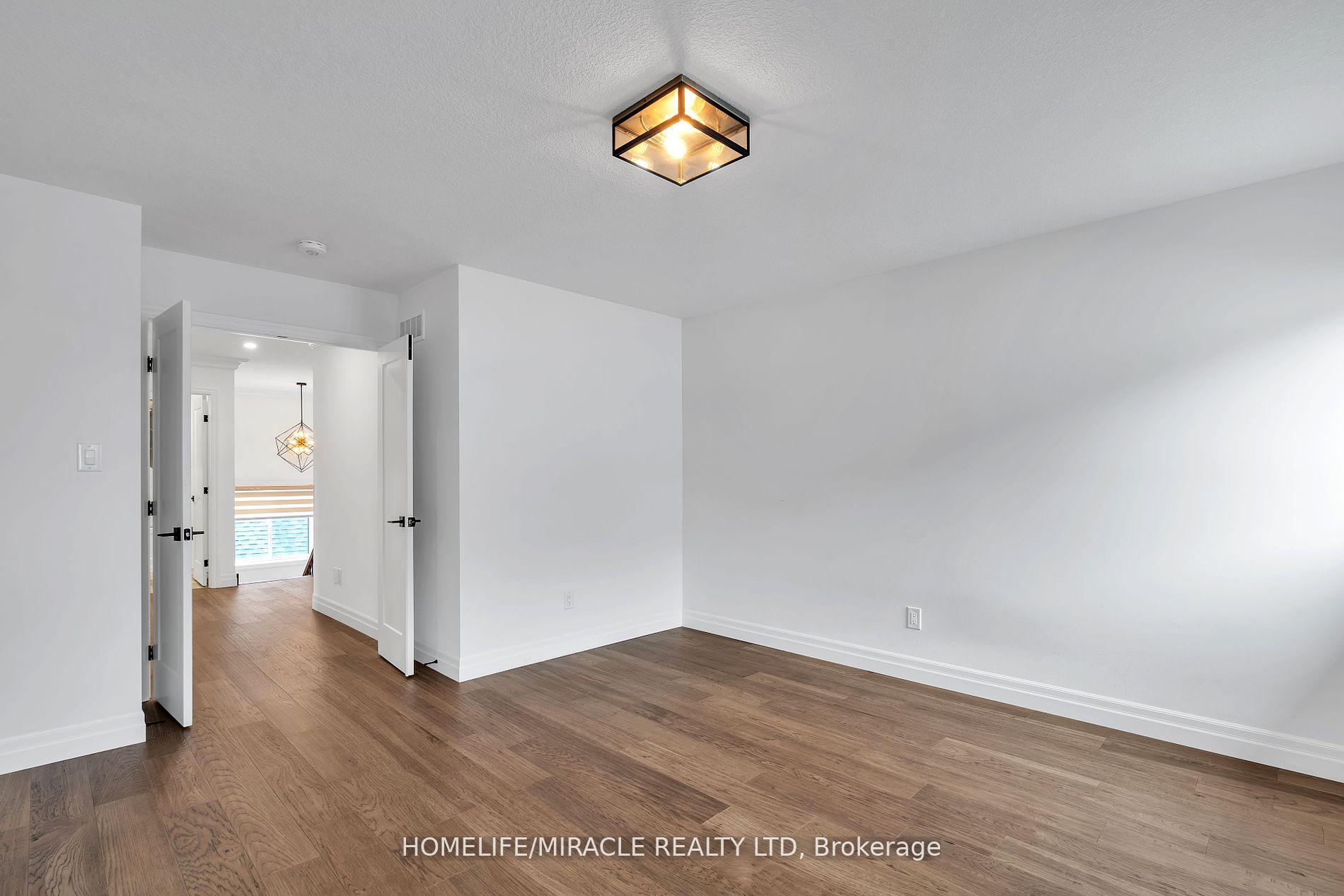 Photo 12 of 115 Jefferson Street W, Lucan Biddulph, Lucan — HOMEH