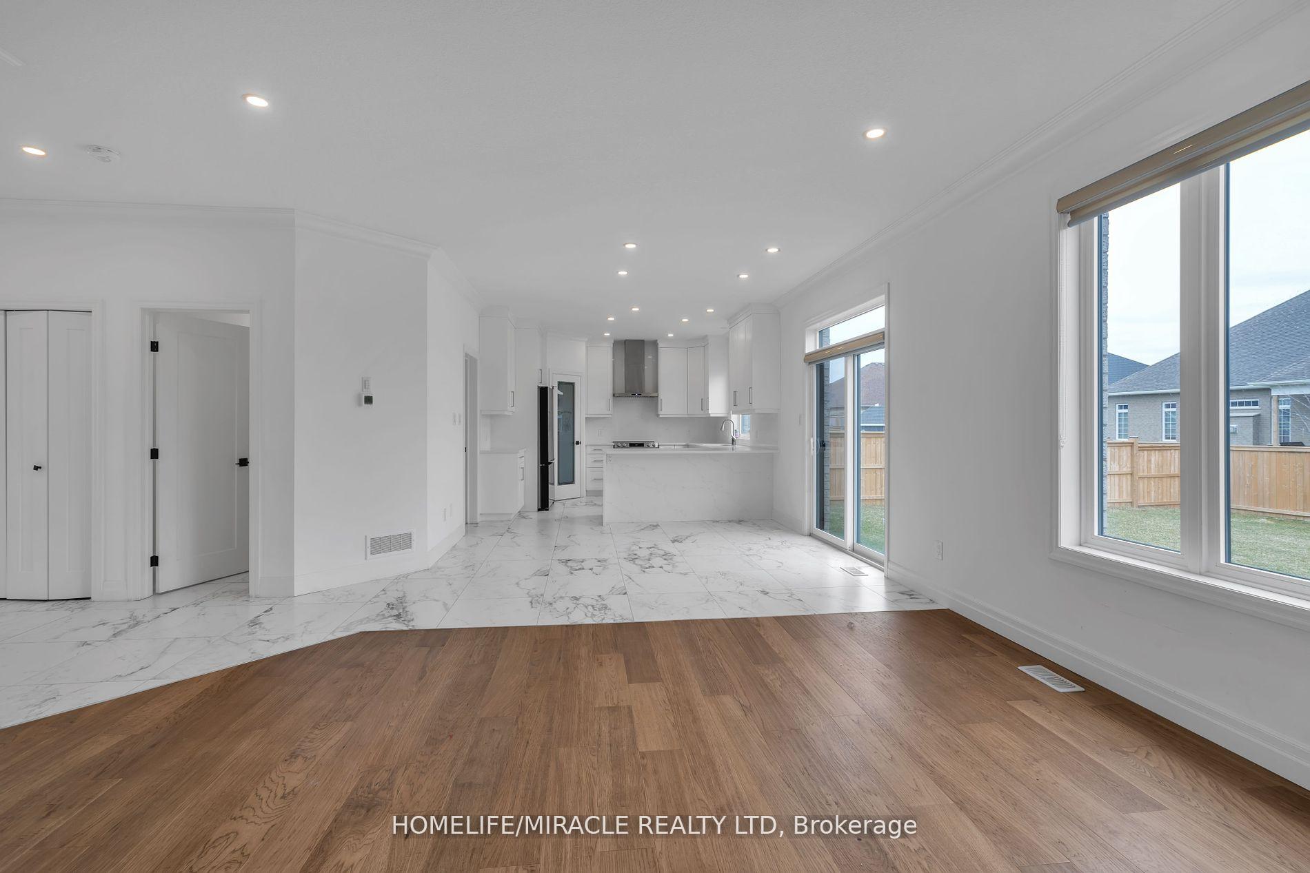Photo 21 of 115 Jefferson Street W, Lucan Biddulph, Lucan — HOMEH