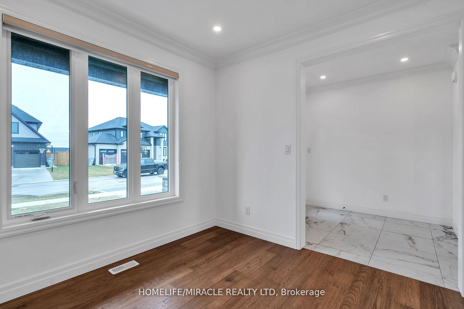 Photo 25 of 115 Jefferson Street W, Lucan Biddulph, Lucan — HOMEH