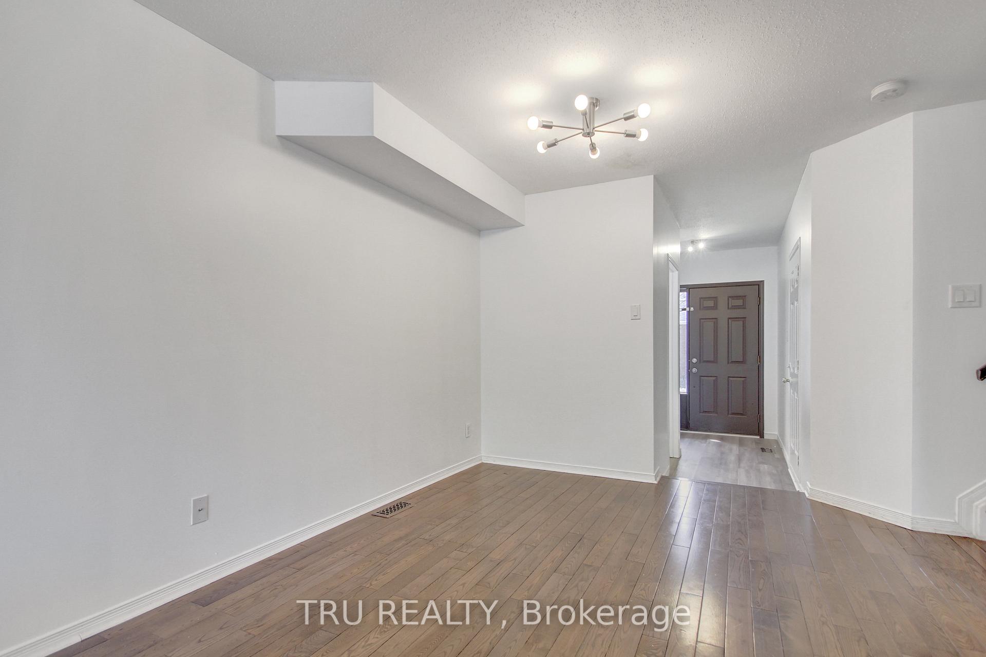 Photo 4 of 133 Kinross Private, Ottawa, Kanata - Morgan's Grant/South March — HOMEH
