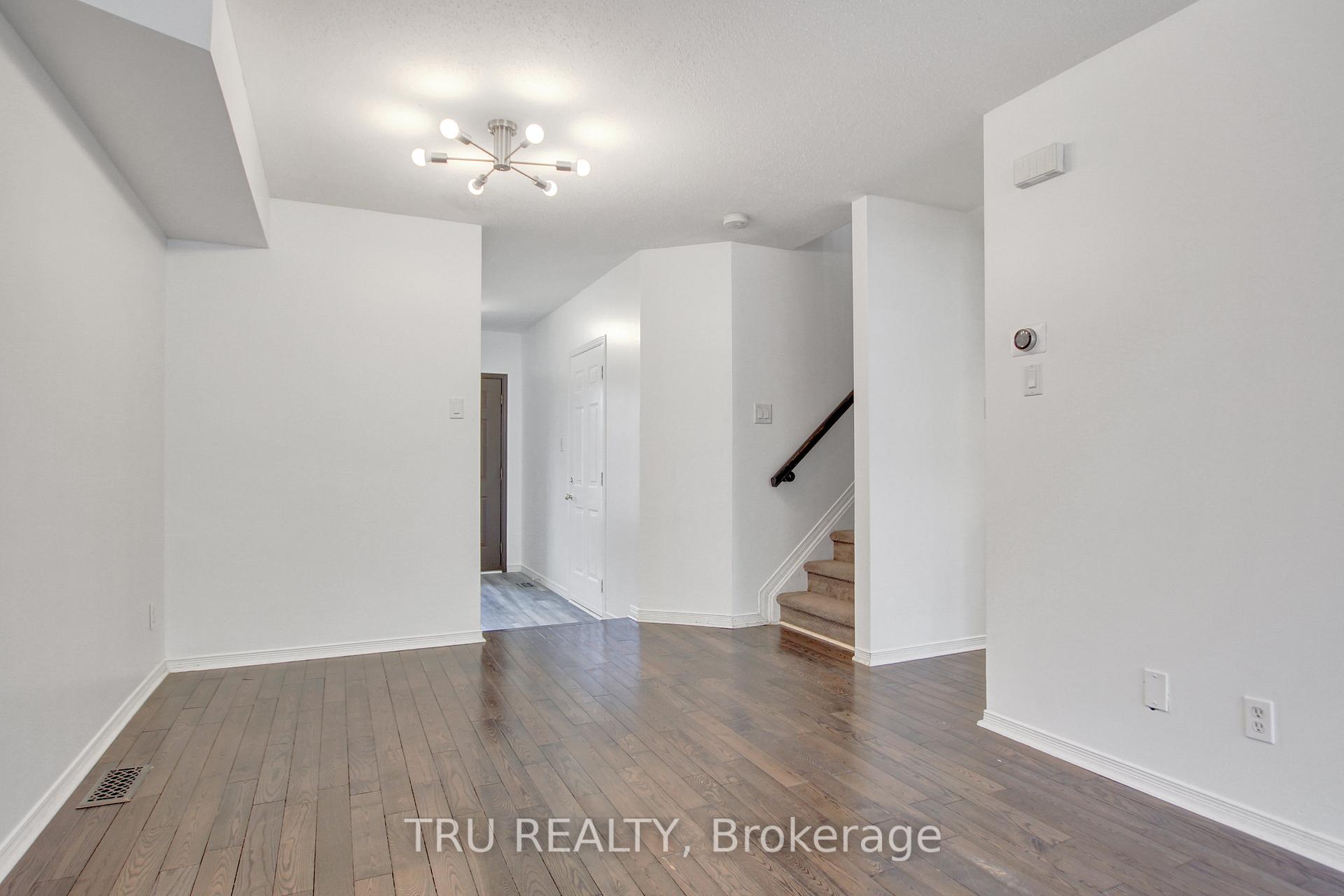 Photo 6 of 133 Kinross Private, Ottawa, Kanata - Morgan's Grant/South March — HOMEH