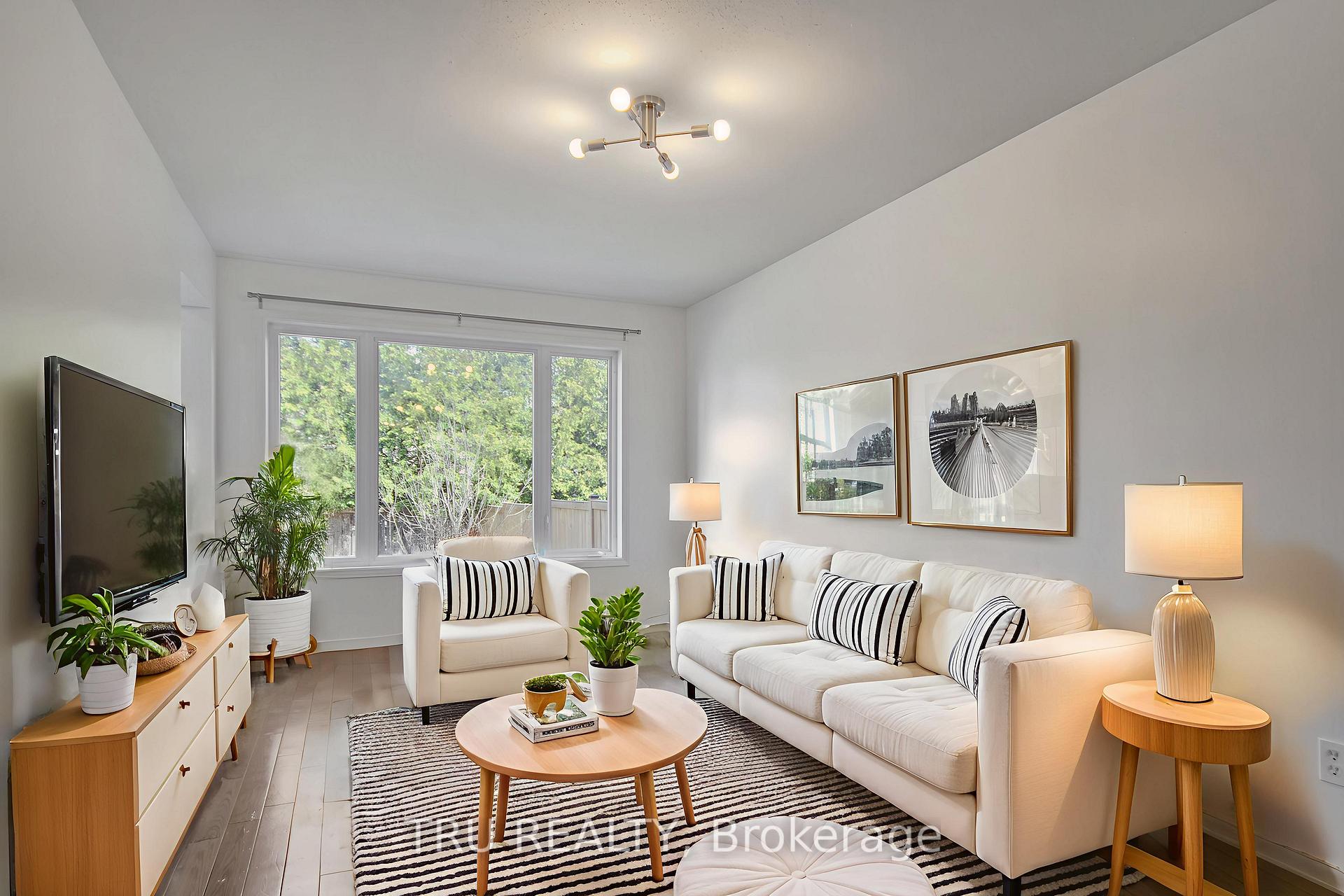 Photo 7 of 133 Kinross Private, Ottawa, Kanata - Morgan's Grant/South March — HOMEH
