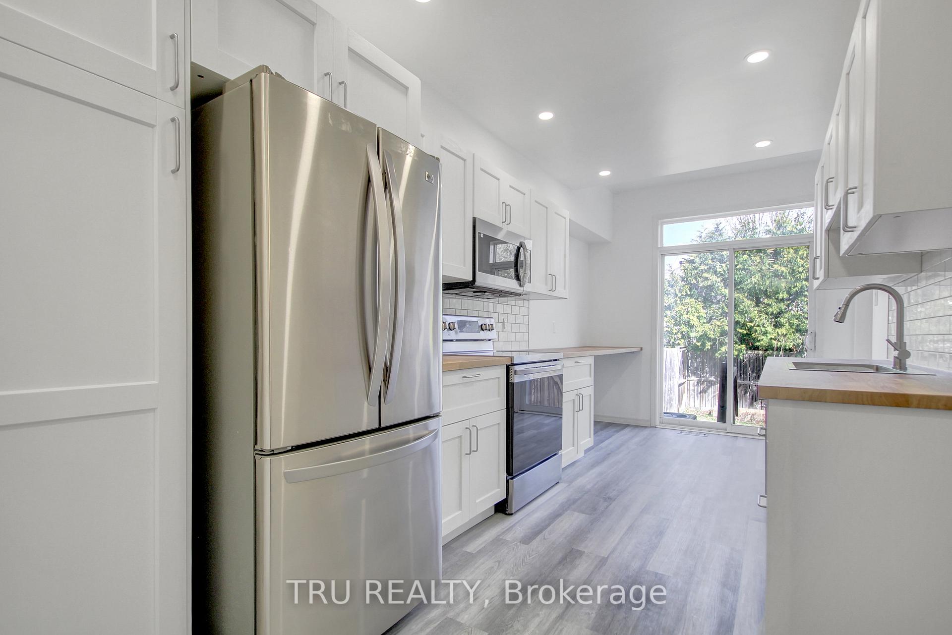 Photo 12 of 133 Kinross Private, Ottawa, Kanata - Morgan's Grant/South March — HOMEH