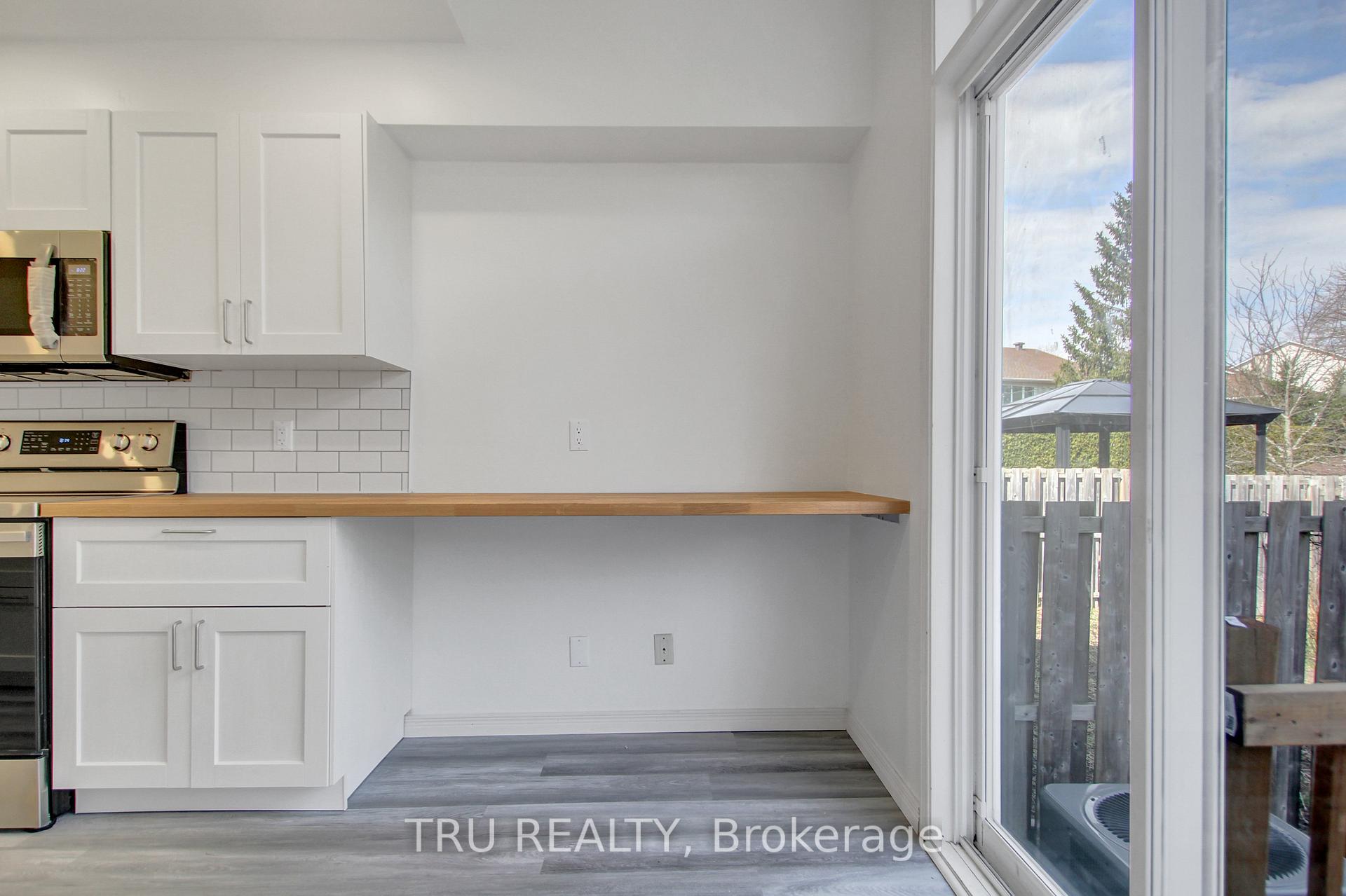 Photo 15 of 133 Kinross Private, Ottawa, Kanata - Morgan's Grant/South March — HOMEH