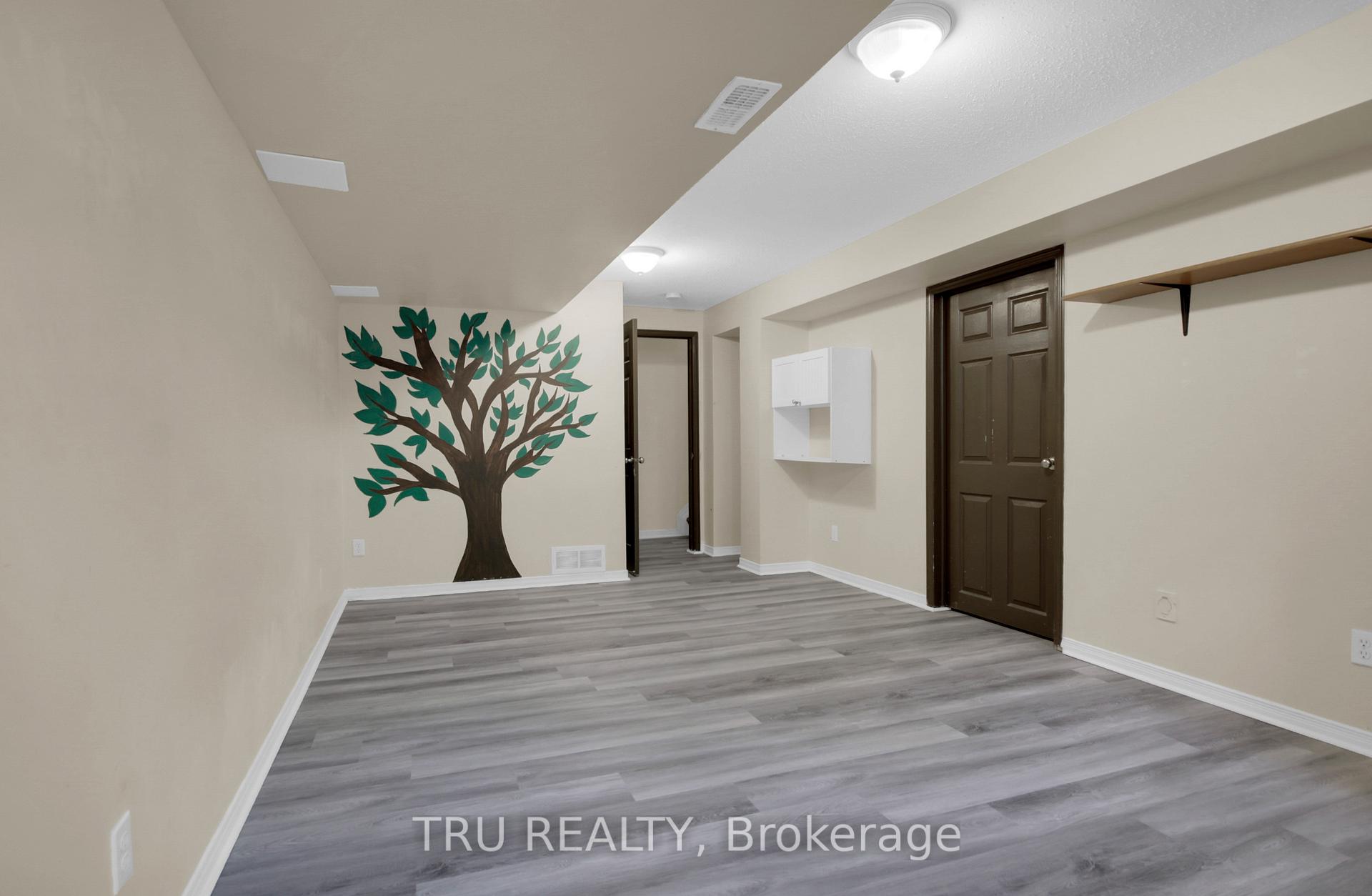 Photo 34 of 133 Kinross Private, Ottawa, Kanata - Morgan's Grant/South March — HOMEH