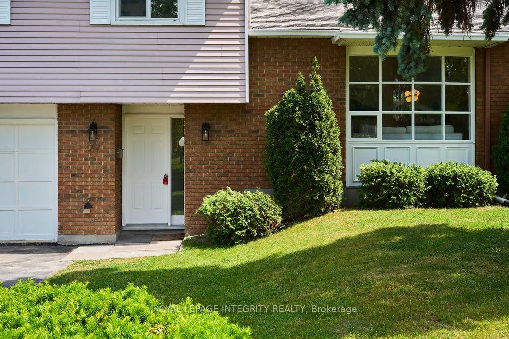 Photo 3 of 77 Seabrooke Drive, Ottawa, Kanata - Glencairn/Hazeldean — HOMEH