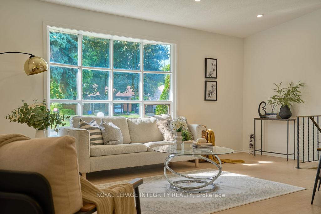 Photo 7 of 77 Seabrooke Drive, Ottawa, Kanata - Glencairn/Hazeldean — HOMEH