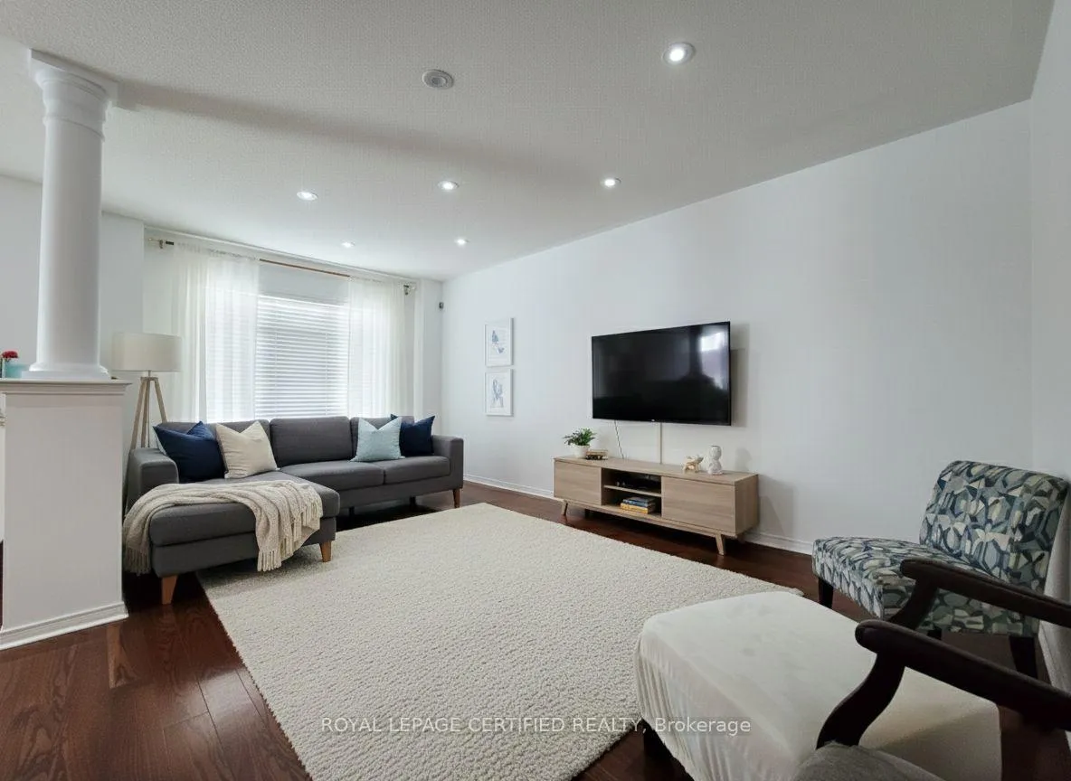 Photo 6 of 32 Old Oak Lane, Markham, Cornell — HOMEH