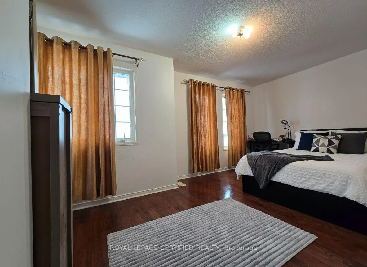 Photo 14 of 32 Old Oak Lane, Markham, Cornell — HOMEH