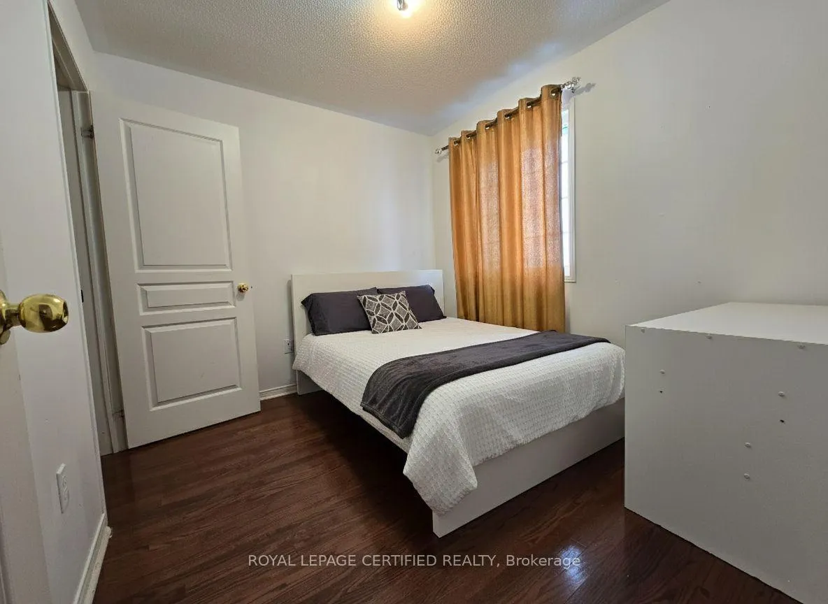 Photo 17 of 32 Old Oak Lane, Markham, Cornell — HOMEH
