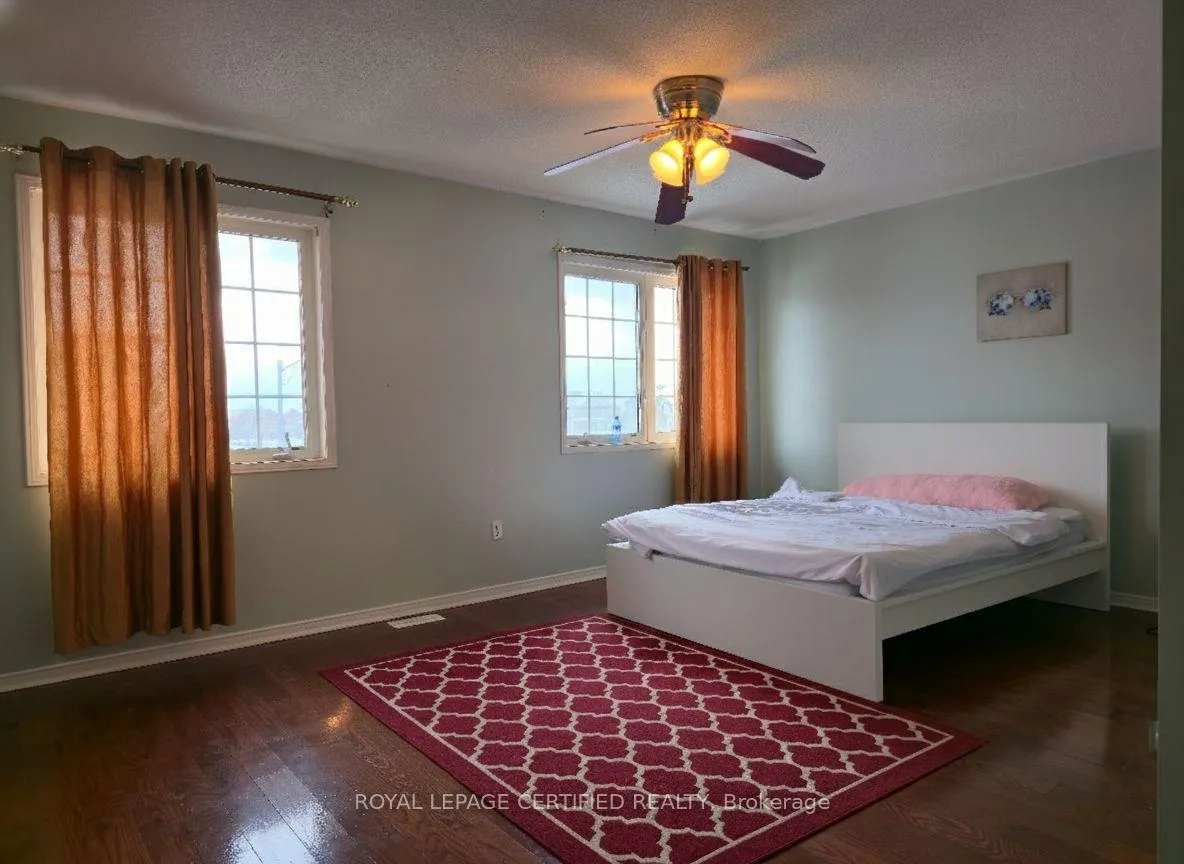 Photo 20 of 32 Old Oak Lane, Markham, Cornell — HOMEH