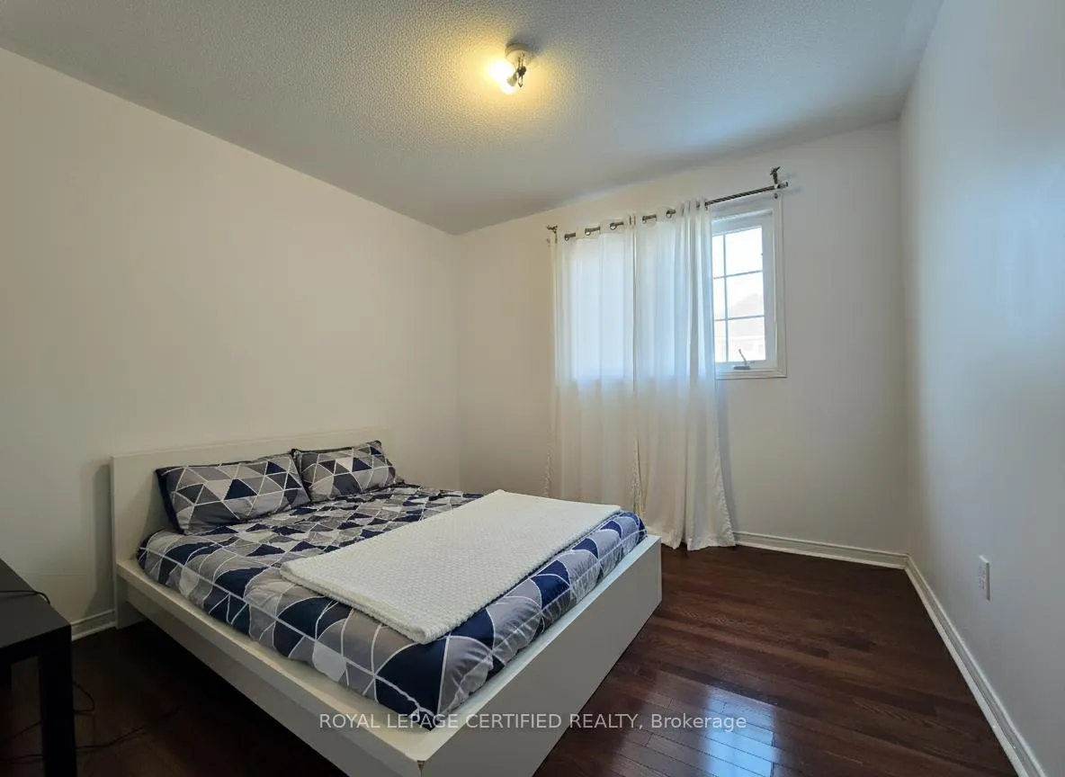 Photo 23 of 32 Old Oak Lane, Markham, Cornell — HOMEH