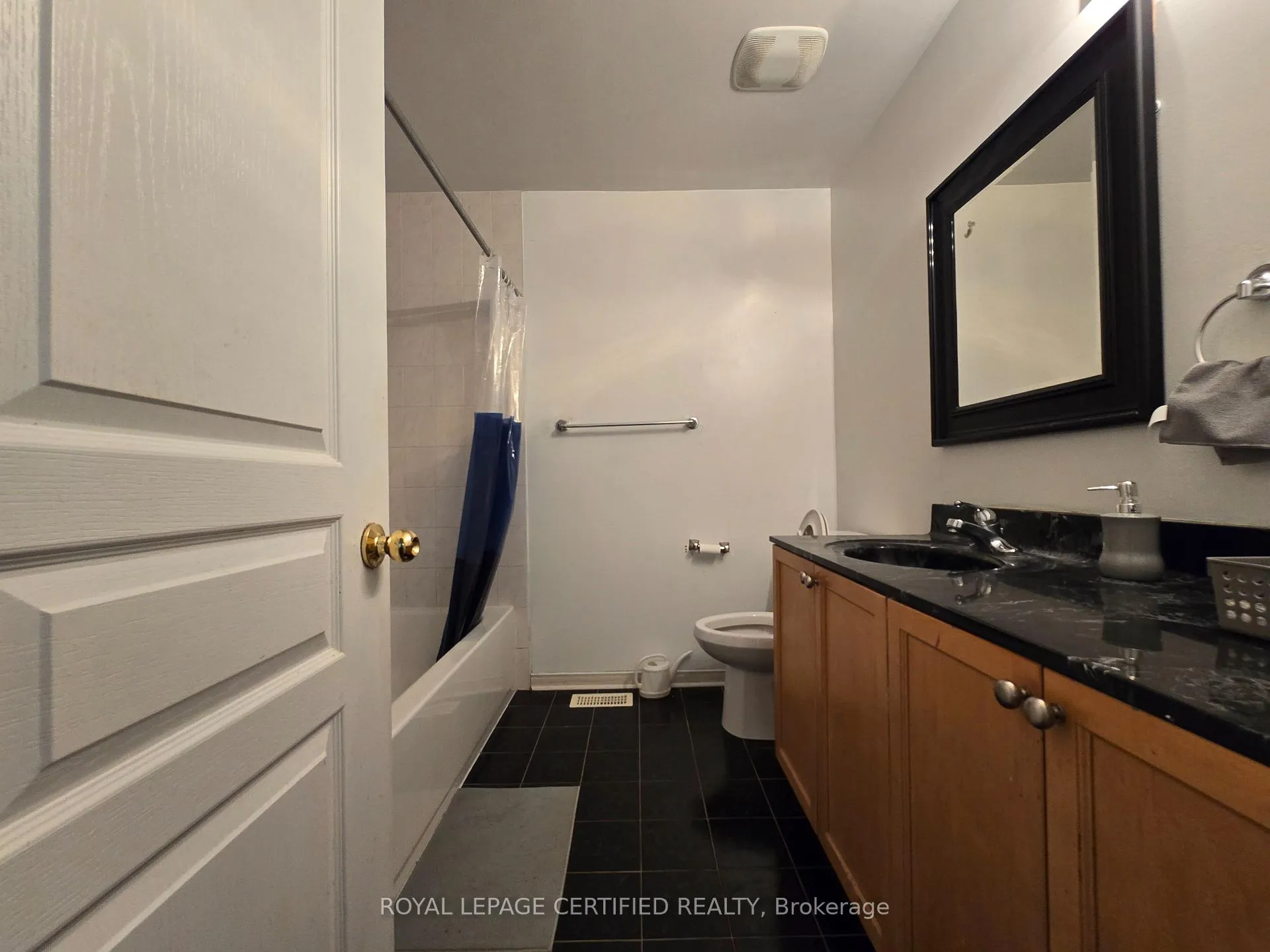 Photo 24 of 32 Old Oak Lane, Markham, Cornell — HOMEH