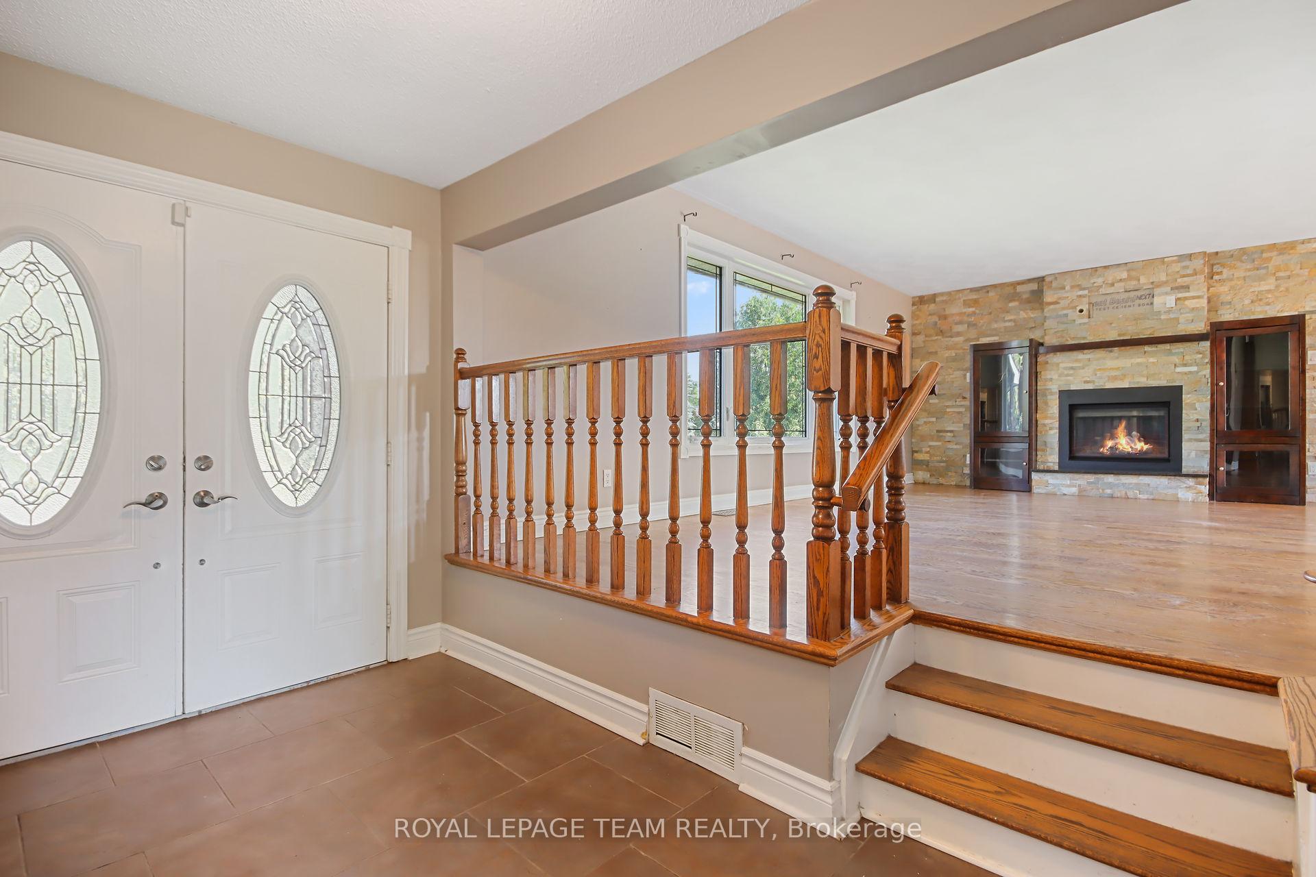 Photo 3 of 454 Rideau Road, Ottawa, Manotick East to Manotick Station — HOMEH