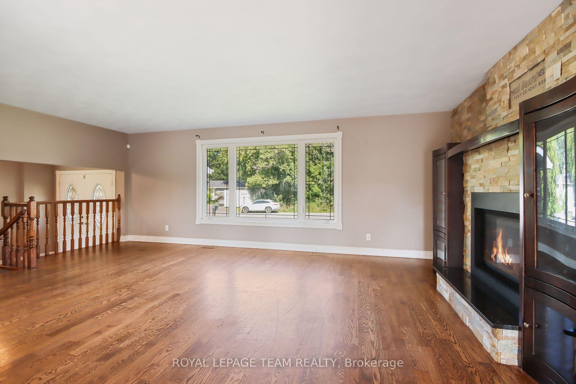Photo 6 of 454 Rideau Road, Ottawa, Manotick East to Manotick Station — HOMEH