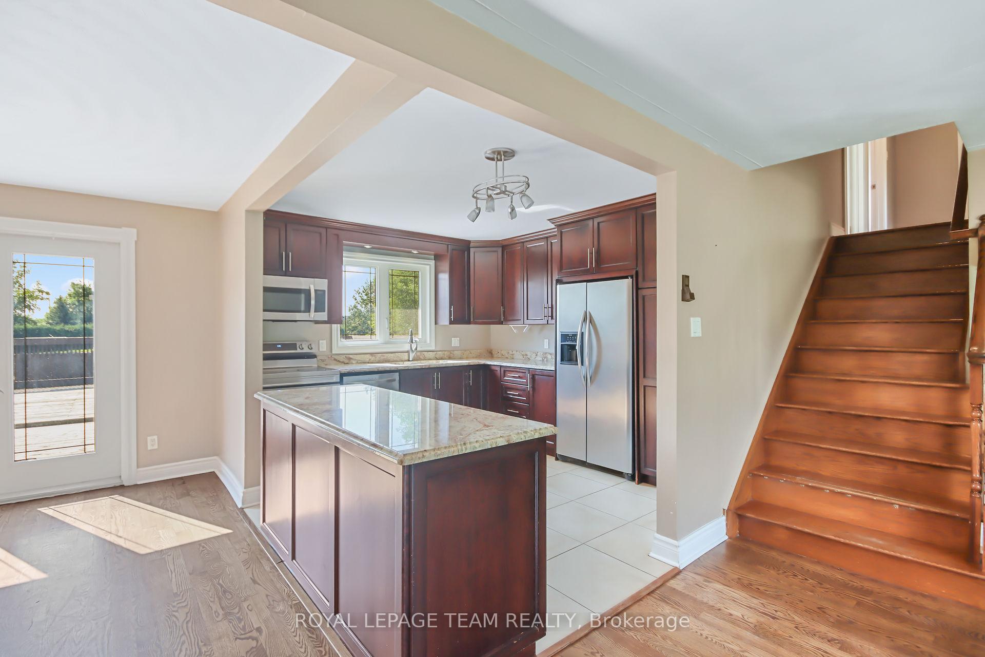 Photo 8 of 454 Rideau Road, Ottawa, Manotick East to Manotick Station — HOMEH
