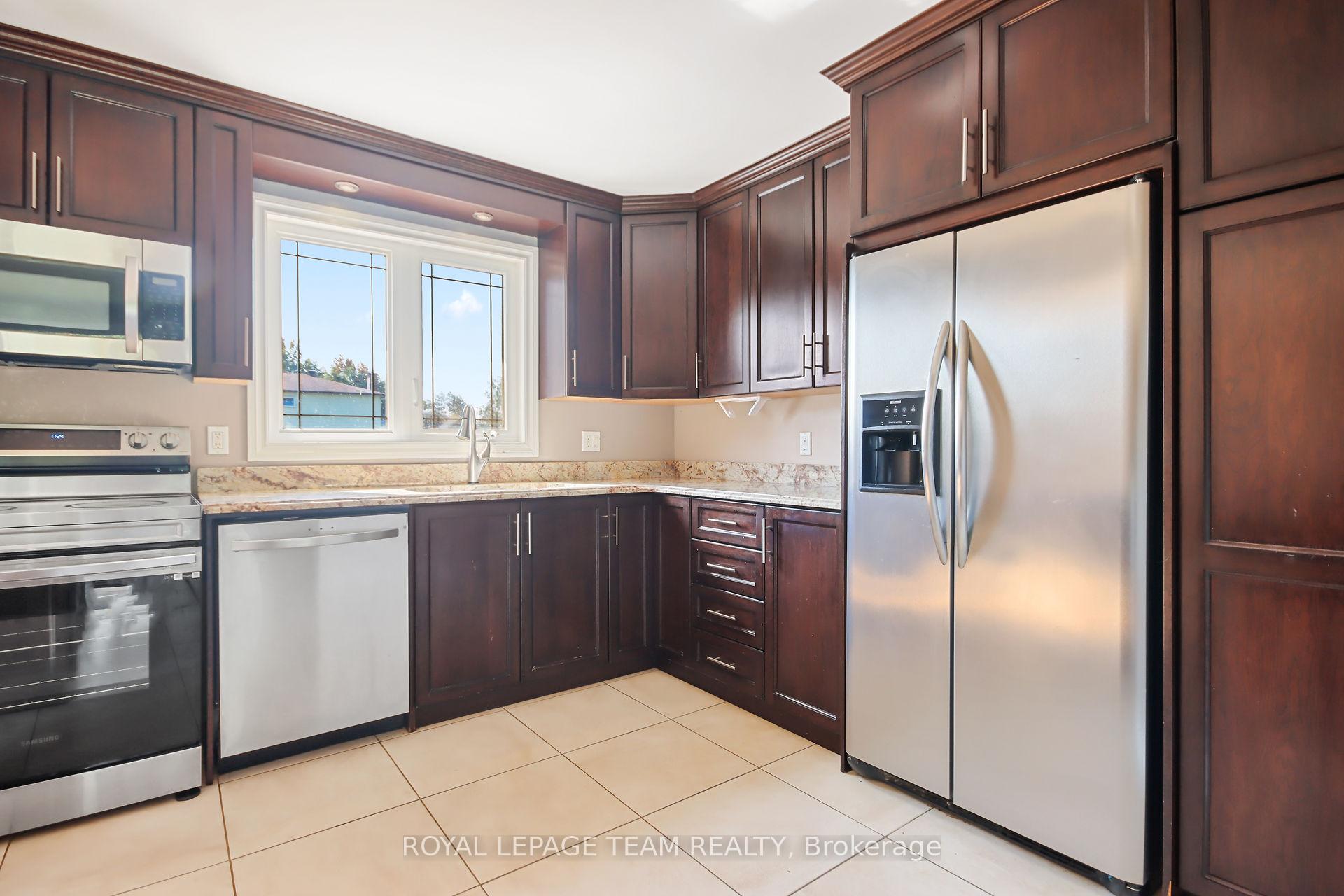 Photo 10 of 454 Rideau Road, Ottawa, Manotick East to Manotick Station — HOMEH