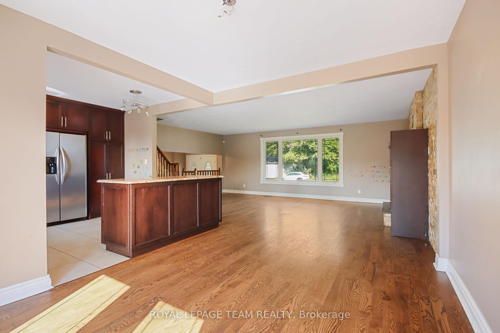 Photo 11 of 454 Rideau Road, Ottawa, Manotick East to Manotick Station — HOMEH