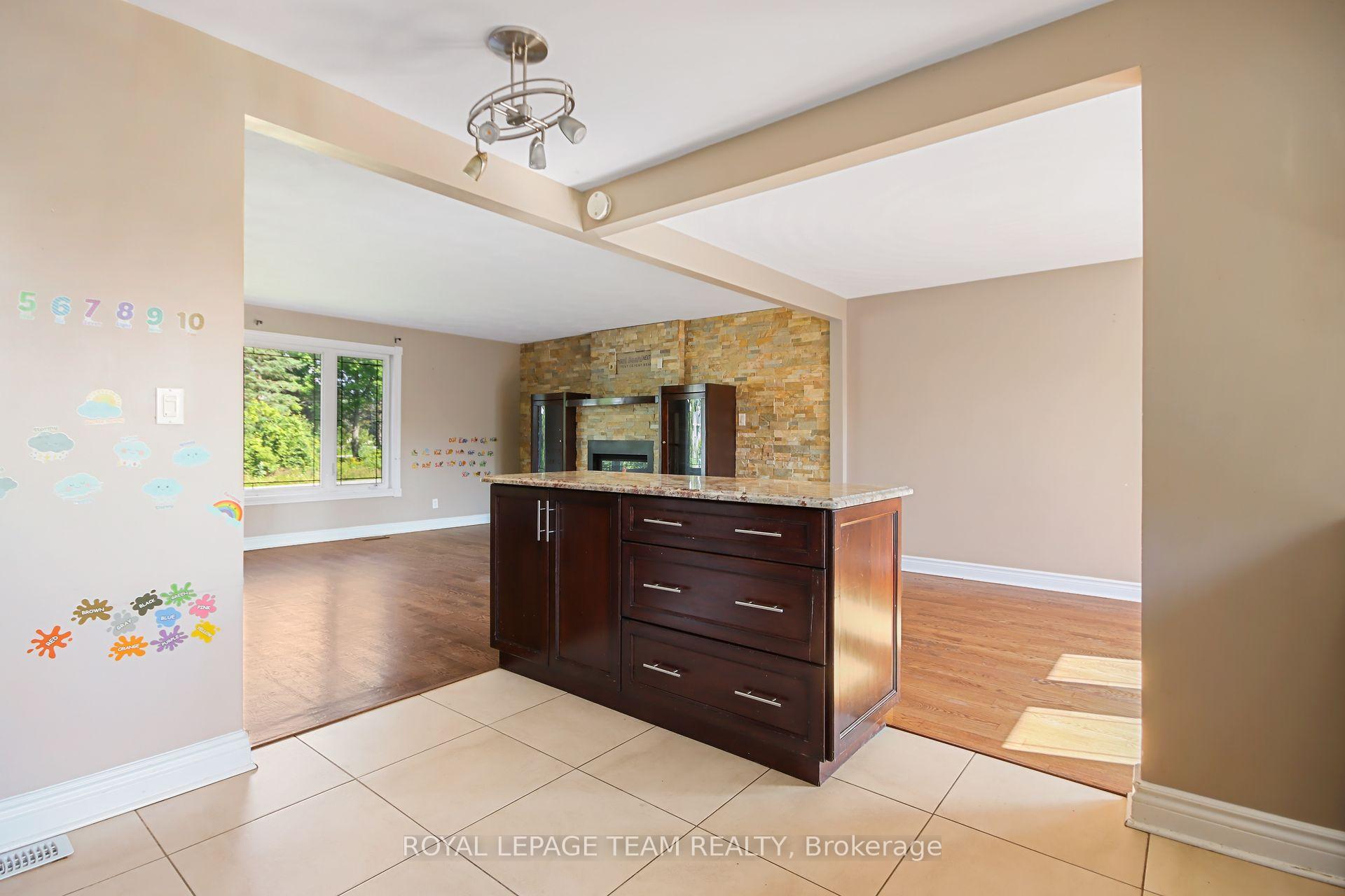 Photo 12 of 454 Rideau Road, Ottawa, Manotick East to Manotick Station — HOMEH