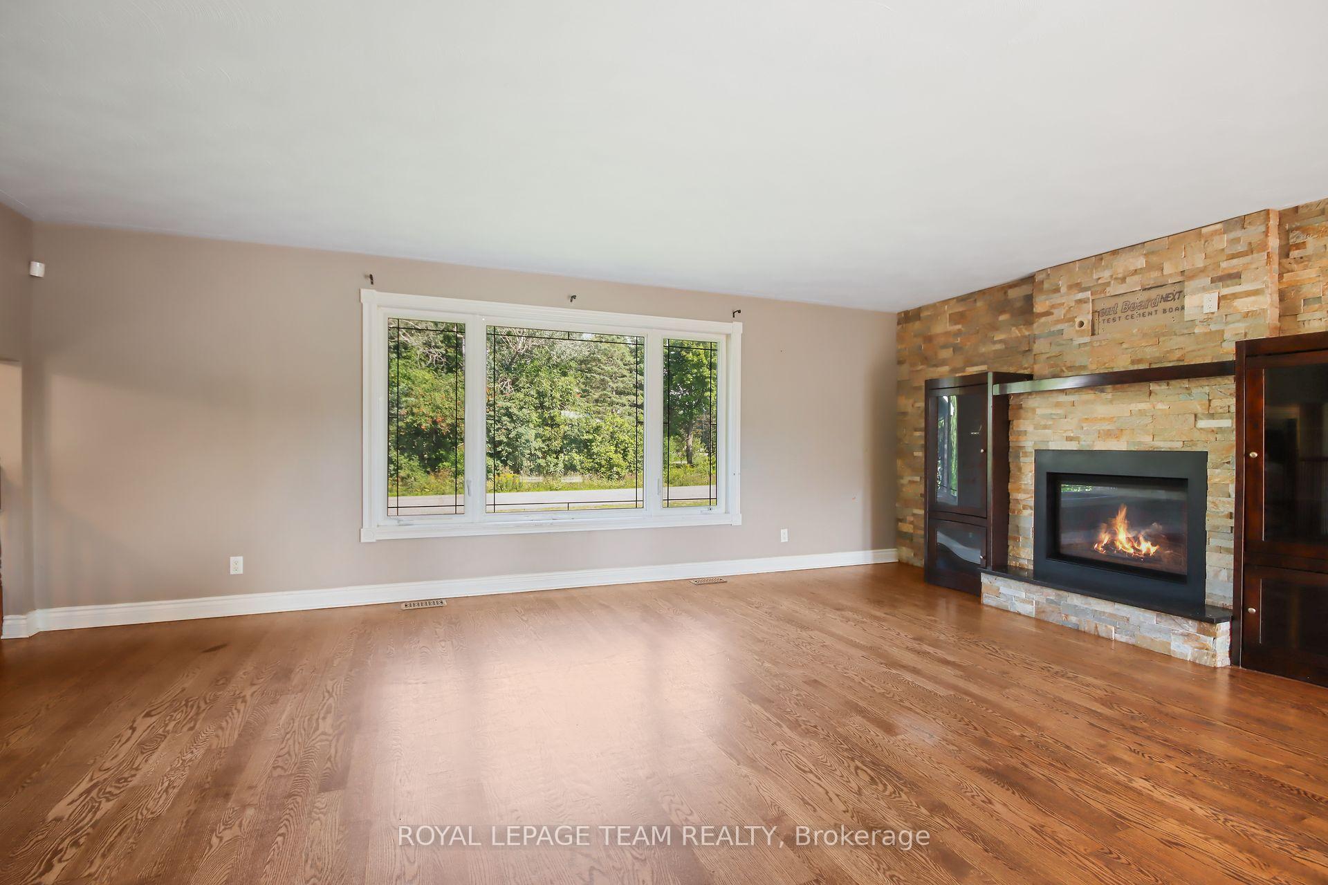 Photo 14 of 454 Rideau Road, Ottawa, Manotick East to Manotick Station — HOMEH