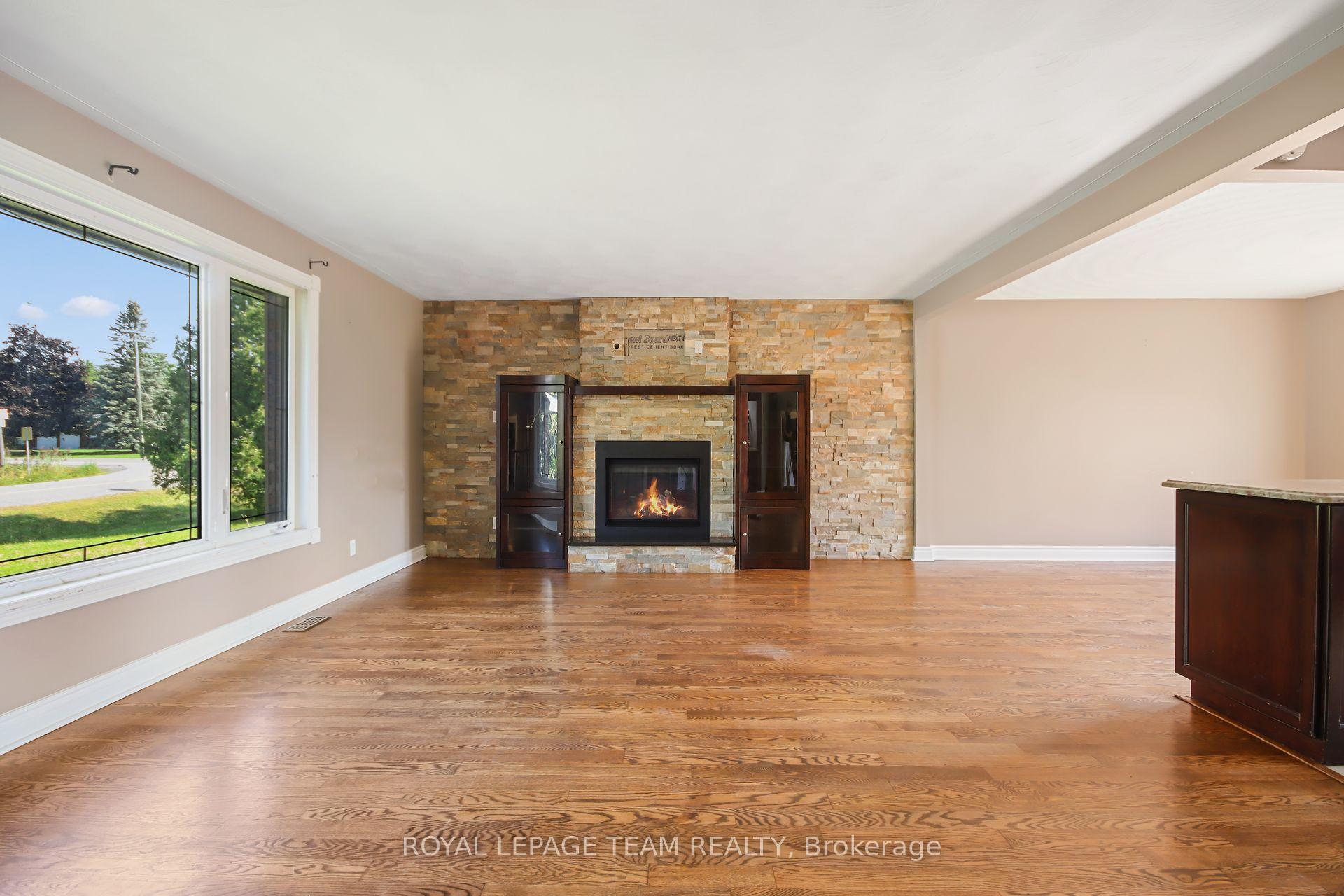 Photo 16 of 454 Rideau Road, Ottawa, Manotick East to Manotick Station — HOMEH