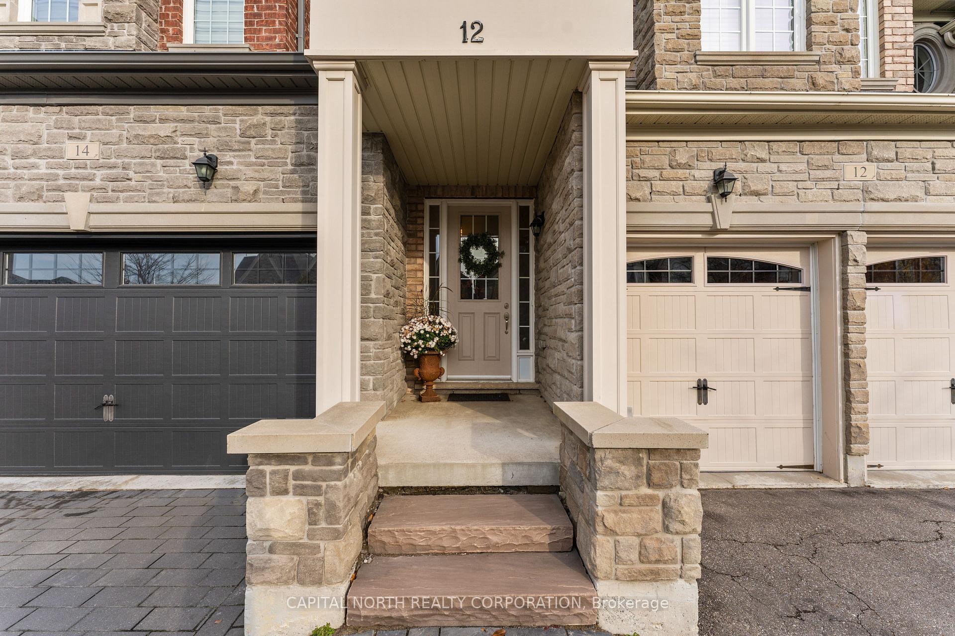 Photo 2 of 12 Alex Campbell Crescent, King, King City — HOMEH