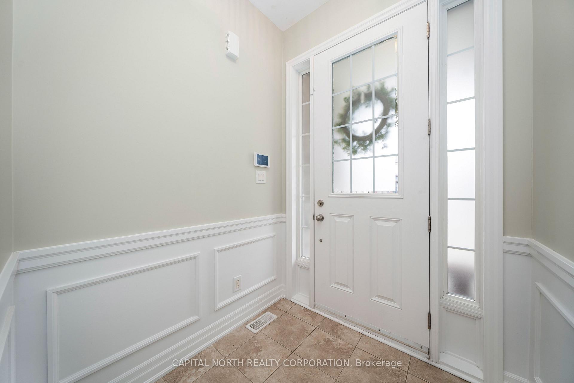 Photo 3 of 12 Alex Campbell Crescent, King, King City — HOMEH