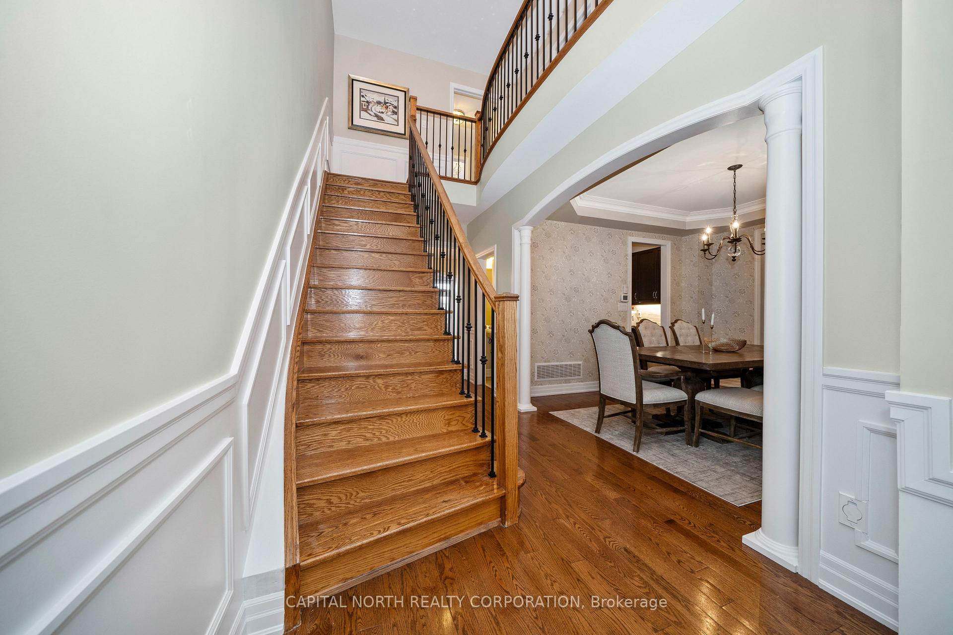 Photo 5 of 12 Alex Campbell Crescent, King, King City — HOMEH