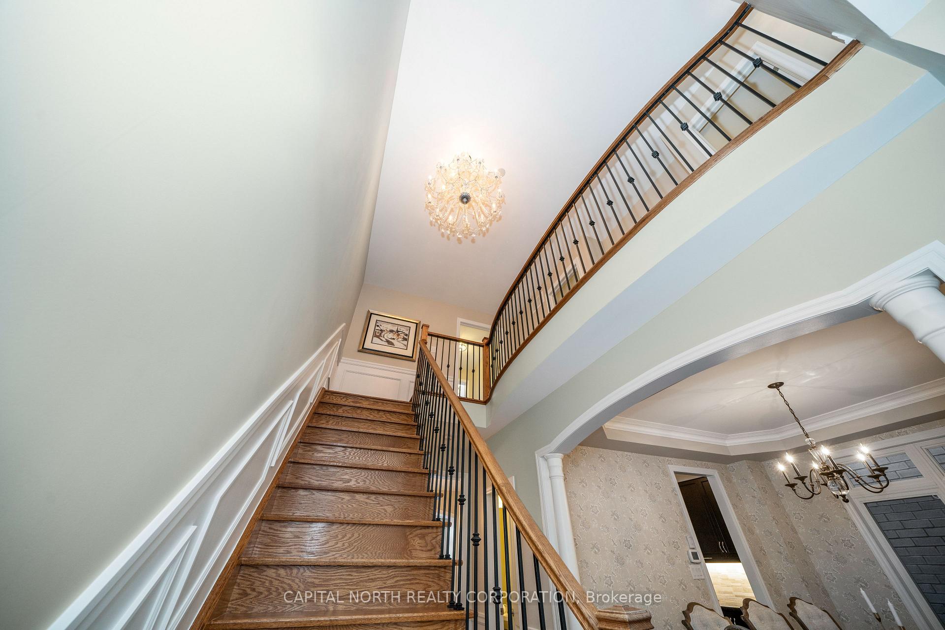 Photo 6 of 12 Alex Campbell Crescent, King, King City — HOMEH