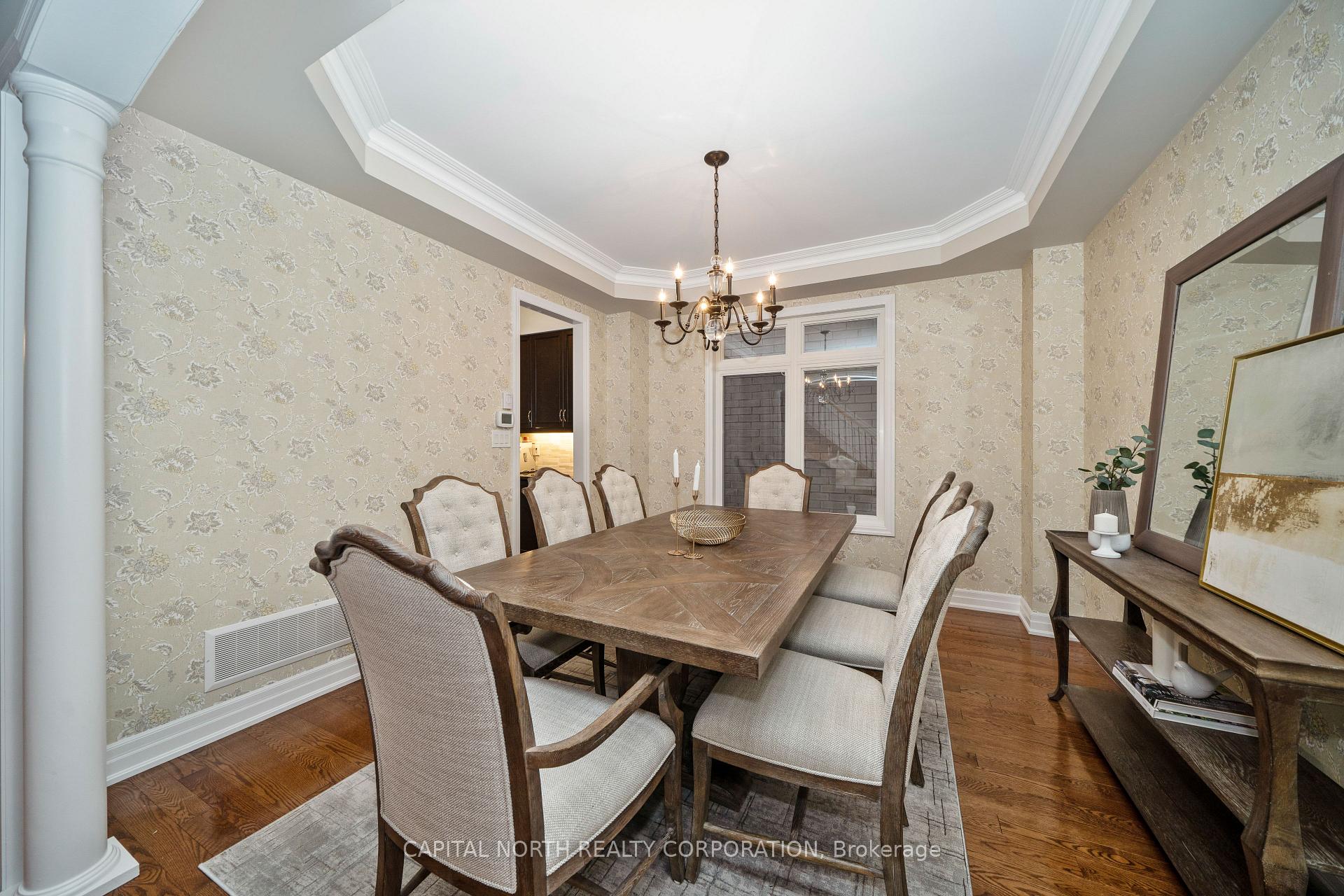 Photo 7 of 12 Alex Campbell Crescent, King, King City — HOMEH
