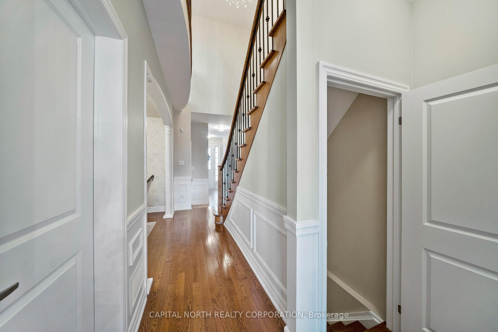 Photo 17 of 12 Alex Campbell Crescent, King, King City — HOMEH