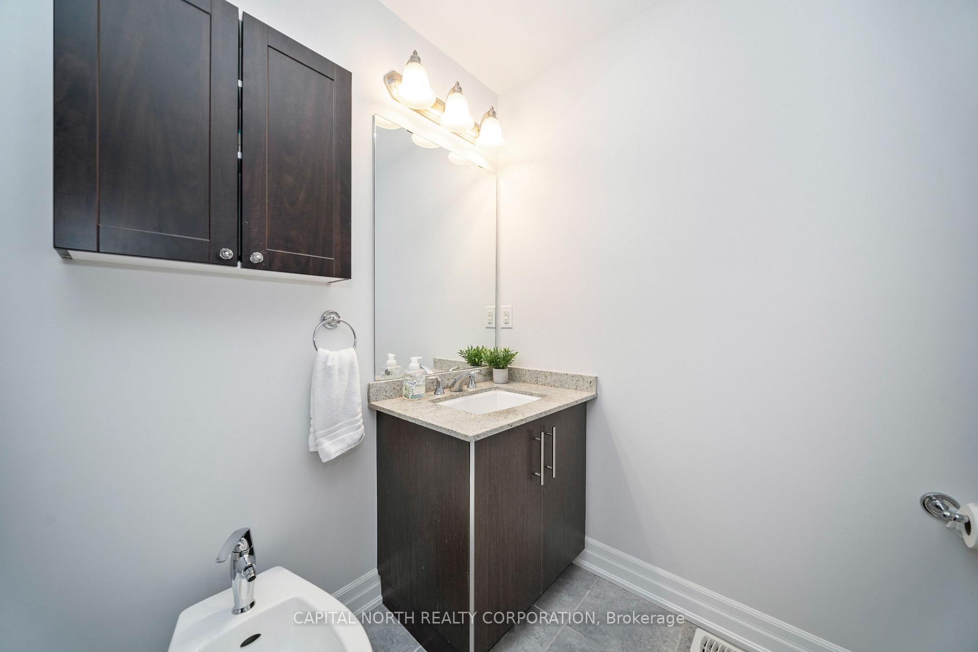 Photo 26 of 12 Alex Campbell Crescent, King, King City — HOMEH