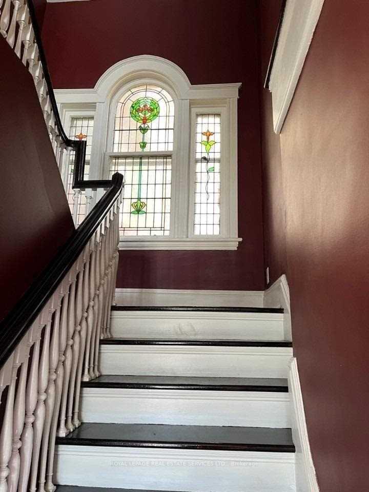 Photo 7 of 17 Leinster Avenue S, Hamilton, Gibson — HOMEH
