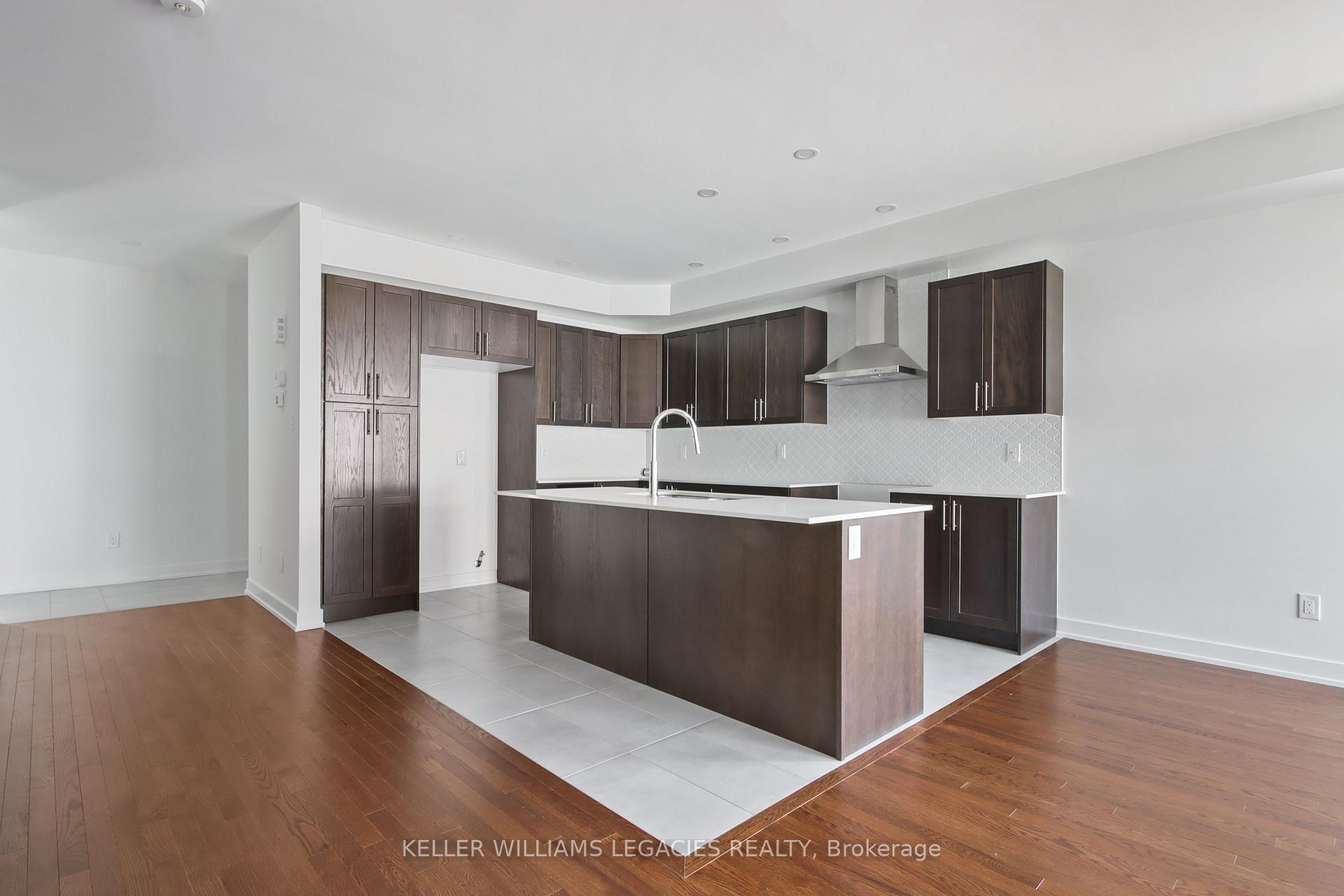 Photo 5 of 11 Mendoza Way, Ottawa, Kanata - Emerald Meadows/Trailwest — HOMEH