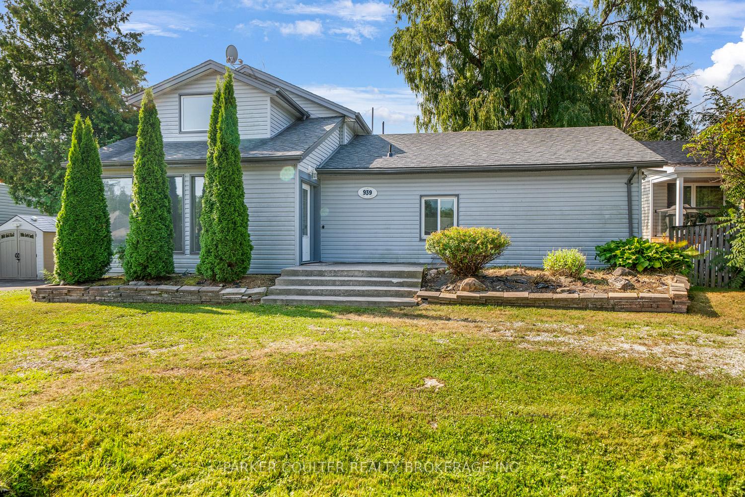 Photo 3 of 939 Clifton Boulevard, Innisfil, Alcona — HOMEH