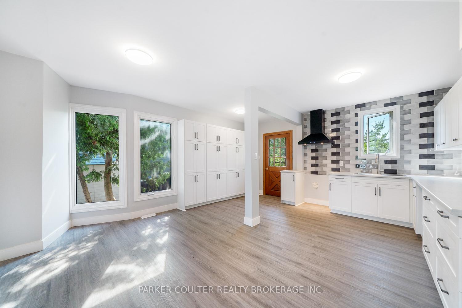 Photo 8 of 939 Clifton Boulevard, Innisfil, Alcona — HOMEH