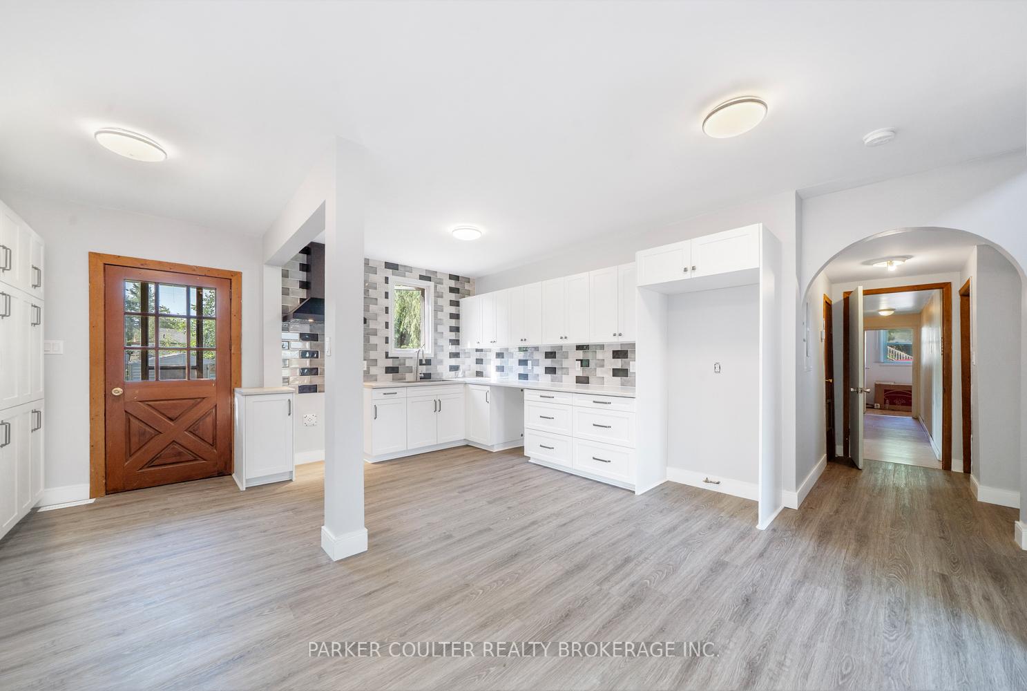 Photo 9 of 939 Clifton Boulevard, Innisfil, Alcona — HOMEH