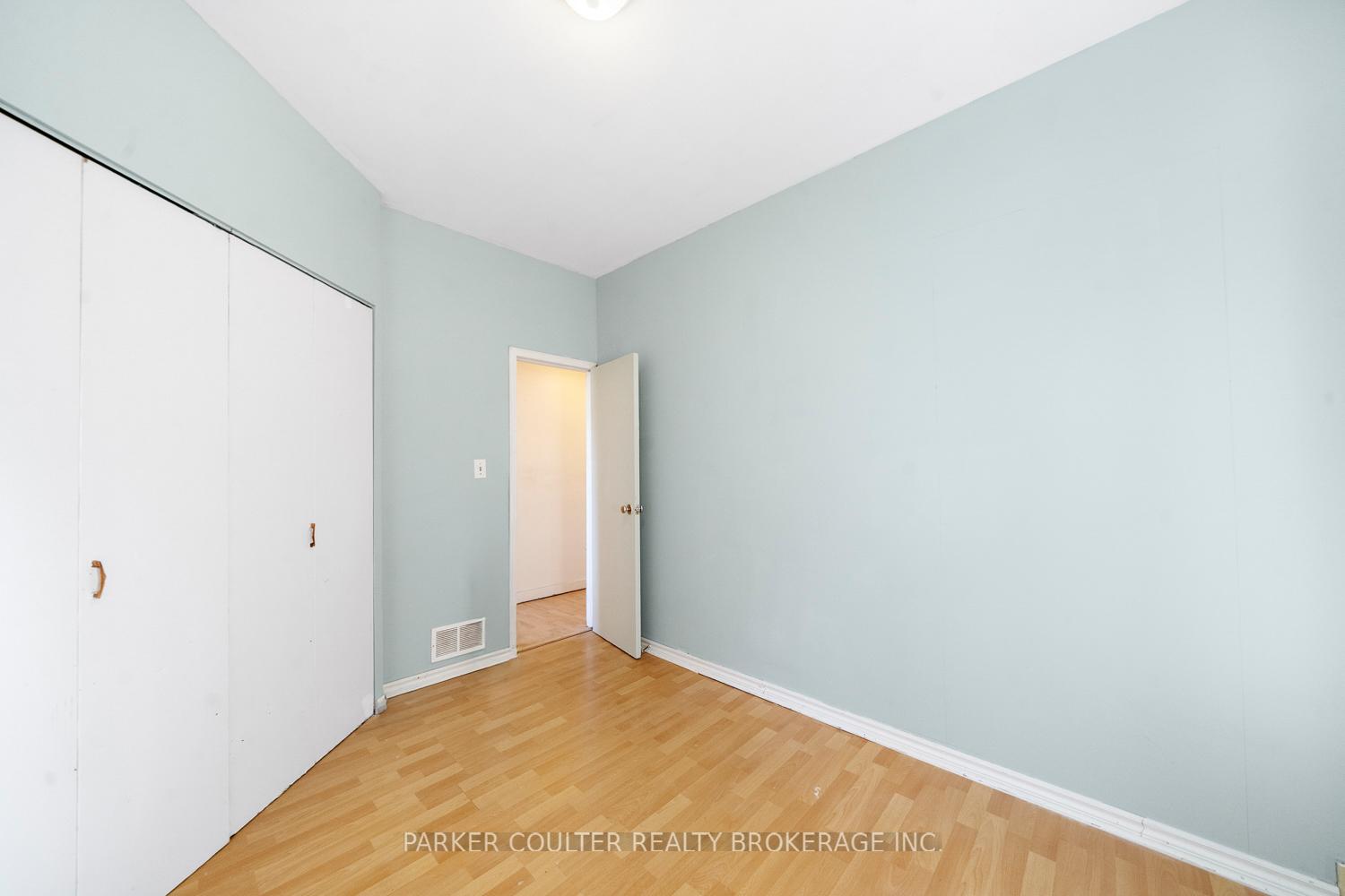 Photo 15 of 939 Clifton Boulevard, Innisfil, Alcona — HOMEH