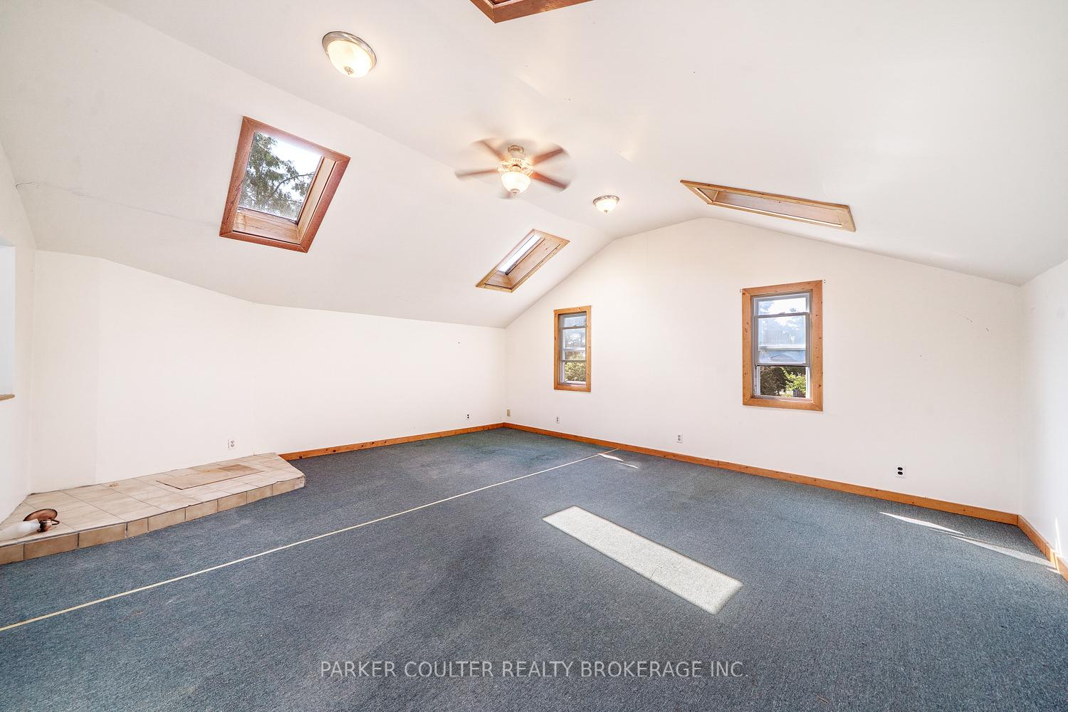 Photo 16 of 939 Clifton Boulevard, Innisfil, Alcona — HOMEH