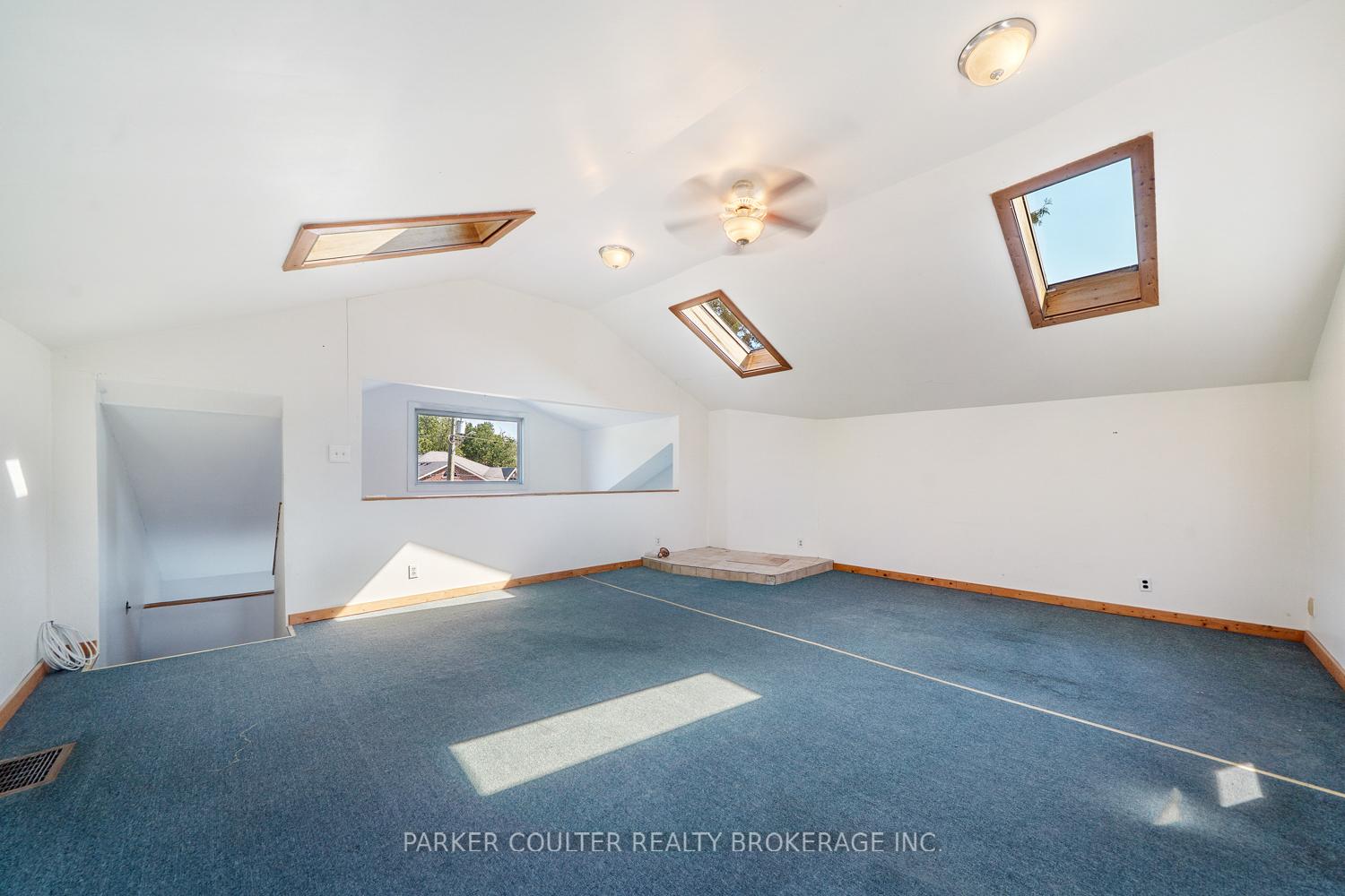 Photo 17 of 939 Clifton Boulevard, Innisfil, Alcona — HOMEH