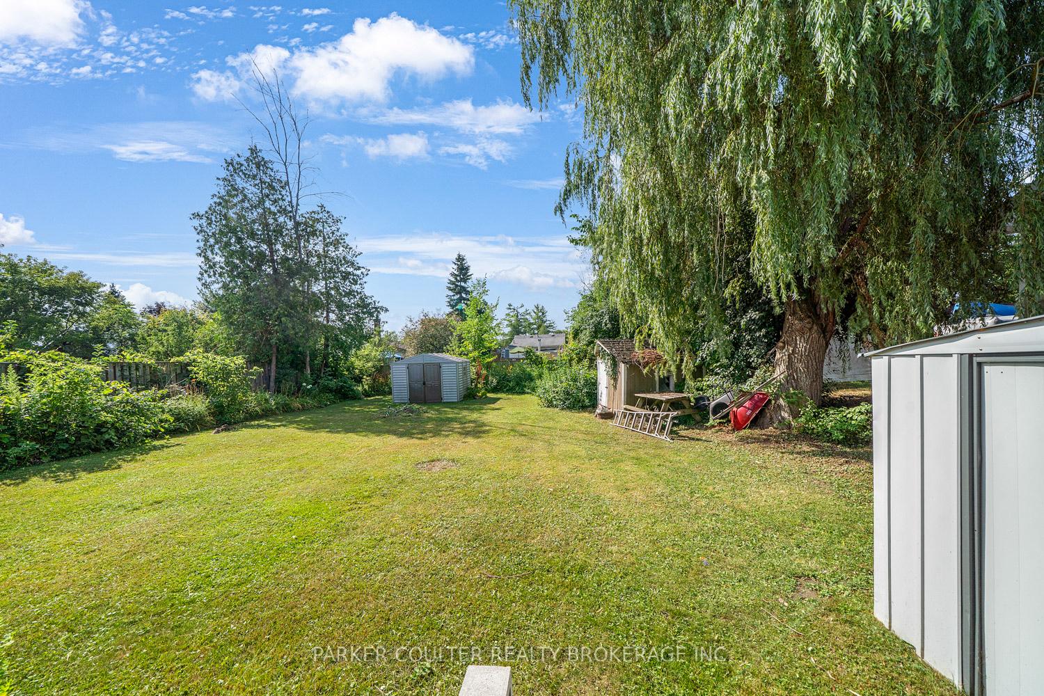 Photo 24 of 939 Clifton Boulevard, Innisfil, Alcona — HOMEH