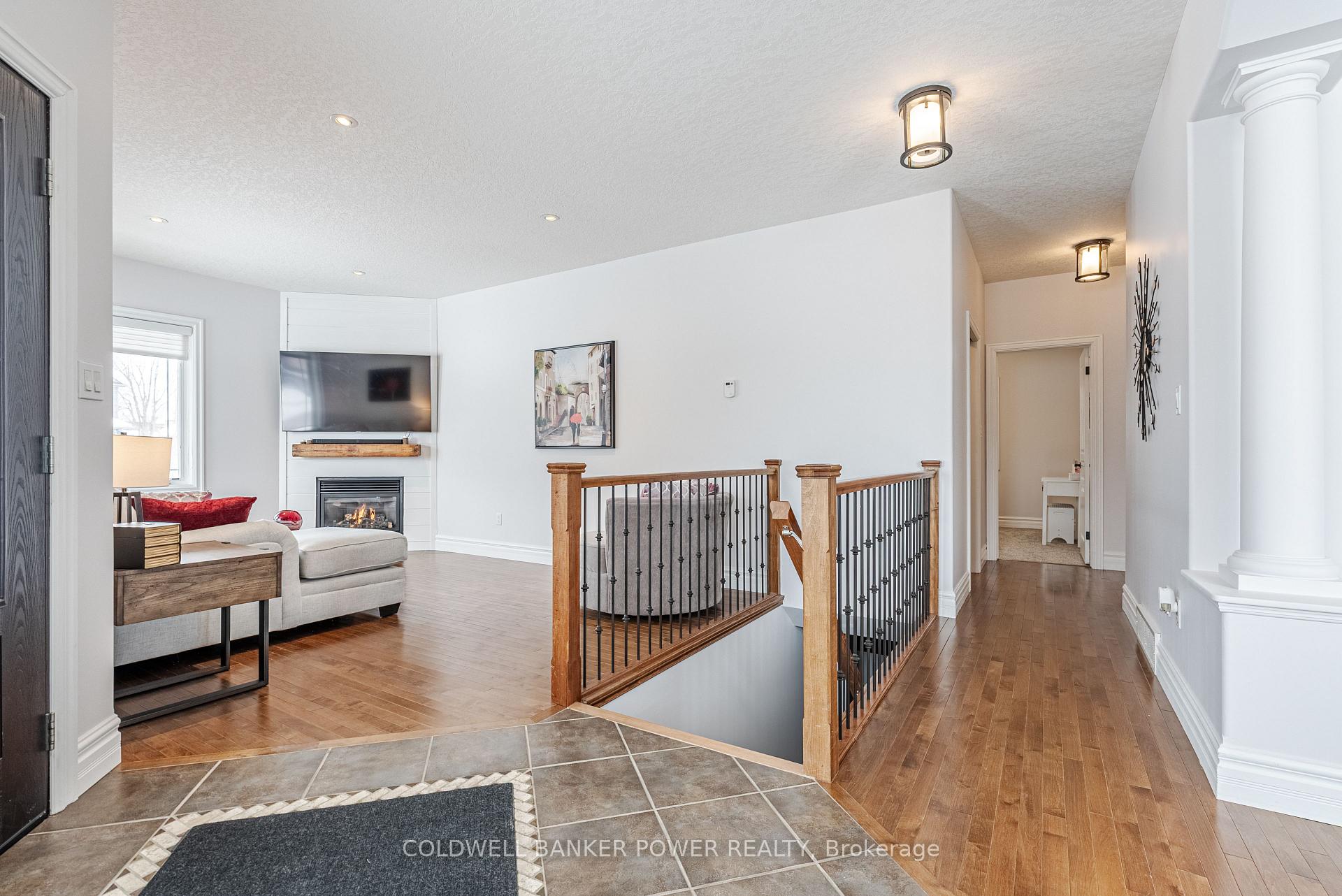 Photo 6 of 266 Walnut Street, Lucan Biddulph, Lucan — HOMEH