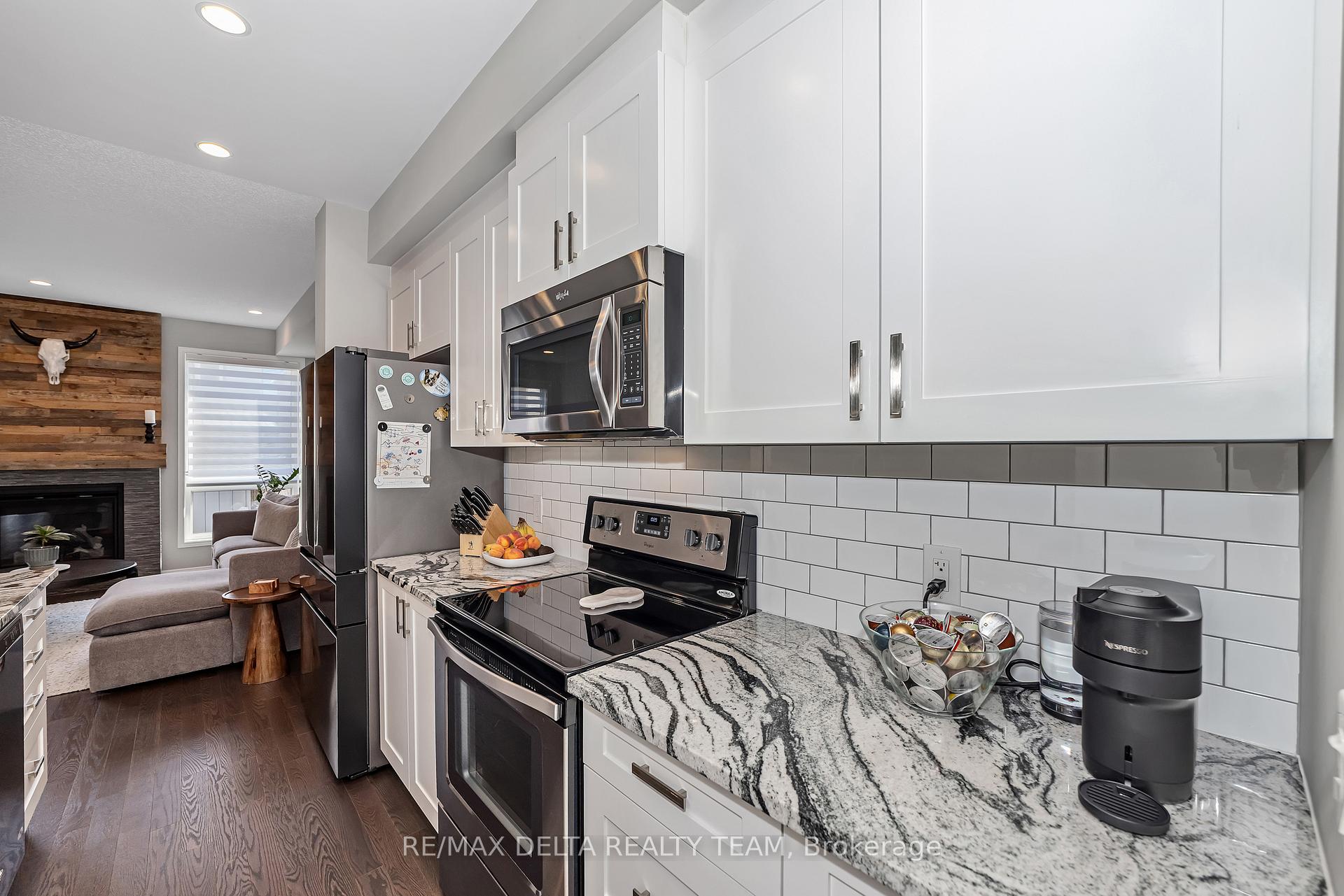 Photo 9 of 346 Nonius Street, Ottawa, Kanata - Emerald Meadows/Trailwest — HOMEH