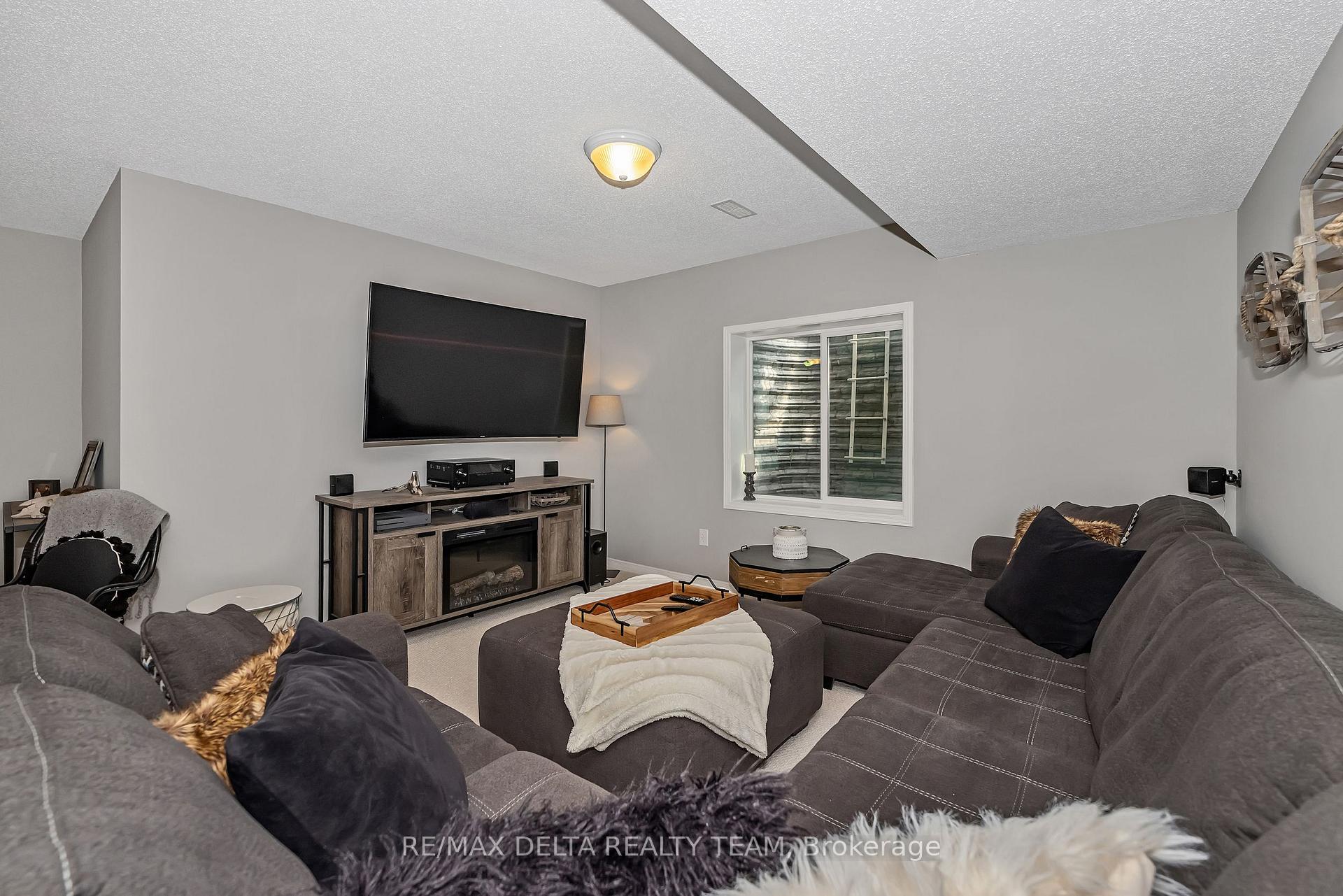 Photo 32 of 346 Nonius Street, Ottawa, Kanata - Emerald Meadows/Trailwest — HOMEH