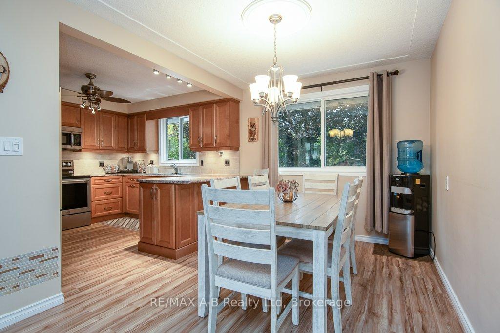 Photo 7 of 35 Tecumseh Crescent, Kitchener — HOMEH