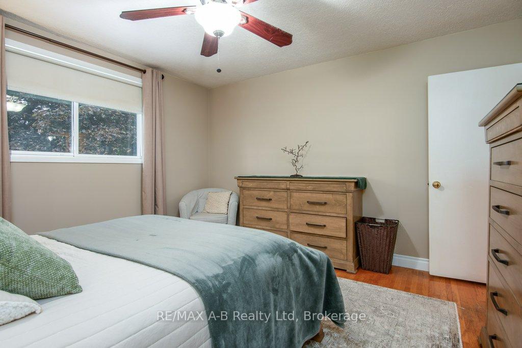 Photo 12 of 35 Tecumseh Crescent, Kitchener — HOMEH