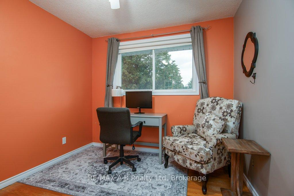 Photo 15 of 35 Tecumseh Crescent, Kitchener — HOMEH