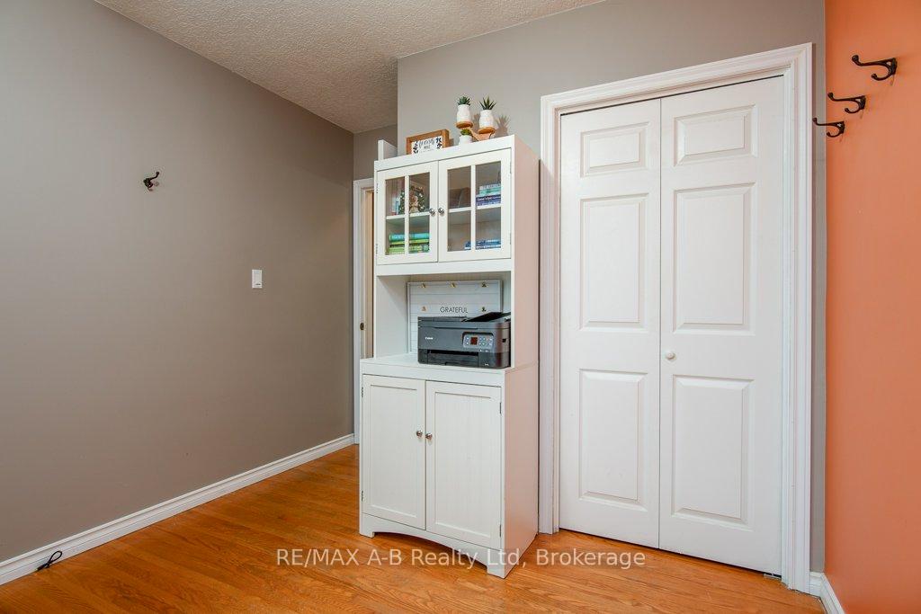 Photo 16 of 35 Tecumseh Crescent, Kitchener — HOMEH