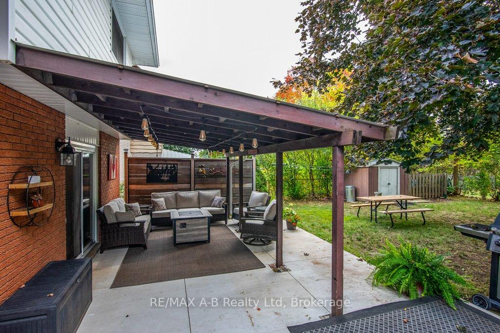 Photo 19 of 35 Tecumseh Crescent, Kitchener — HOMEH