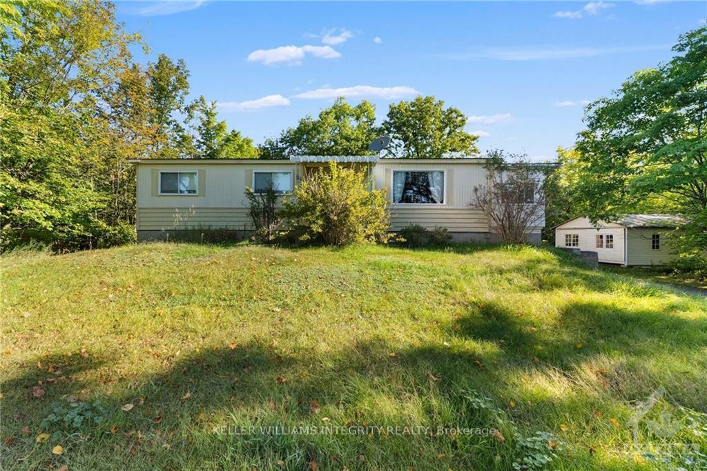 Photo 2 of 1338 Usborne Street, McNab/Braeside, Mcnab/Braeside Twps — HOMEH